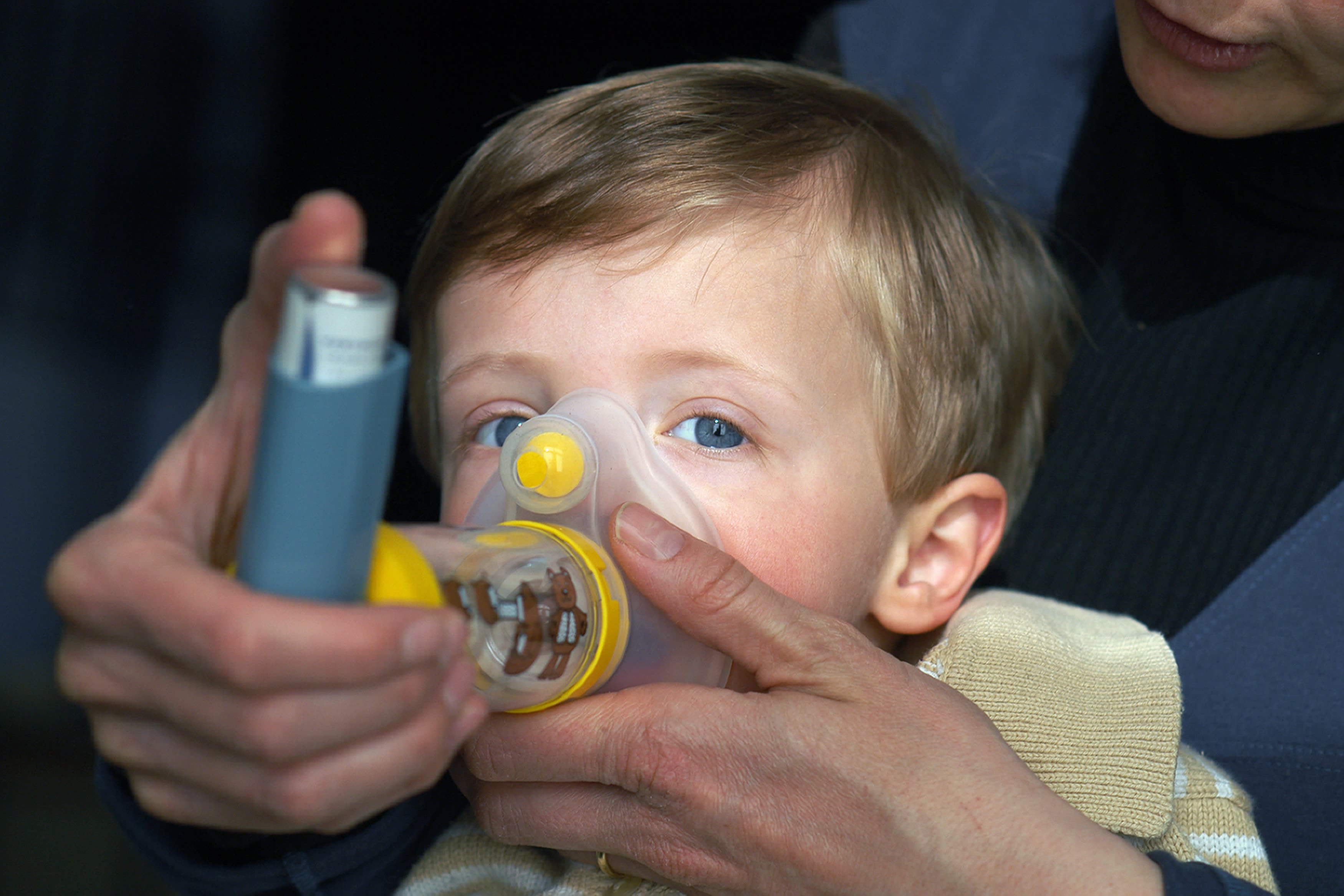 Bijwerkingencentrum waarschuwt: pas op met deze inhalator als je astma hebt