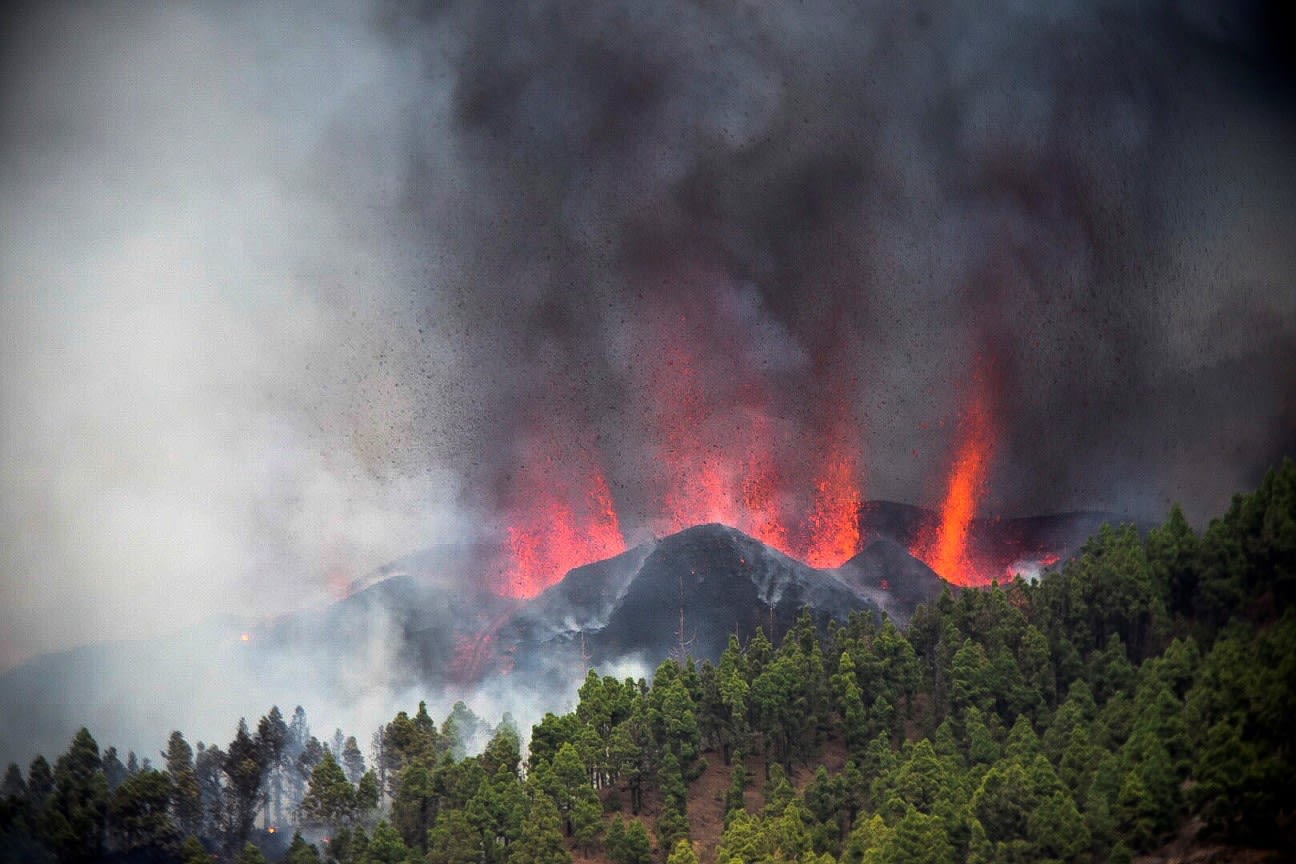 RIVM houdt giftige vulkaanwolk die van La Palma richting Nederland drijft in de gaten