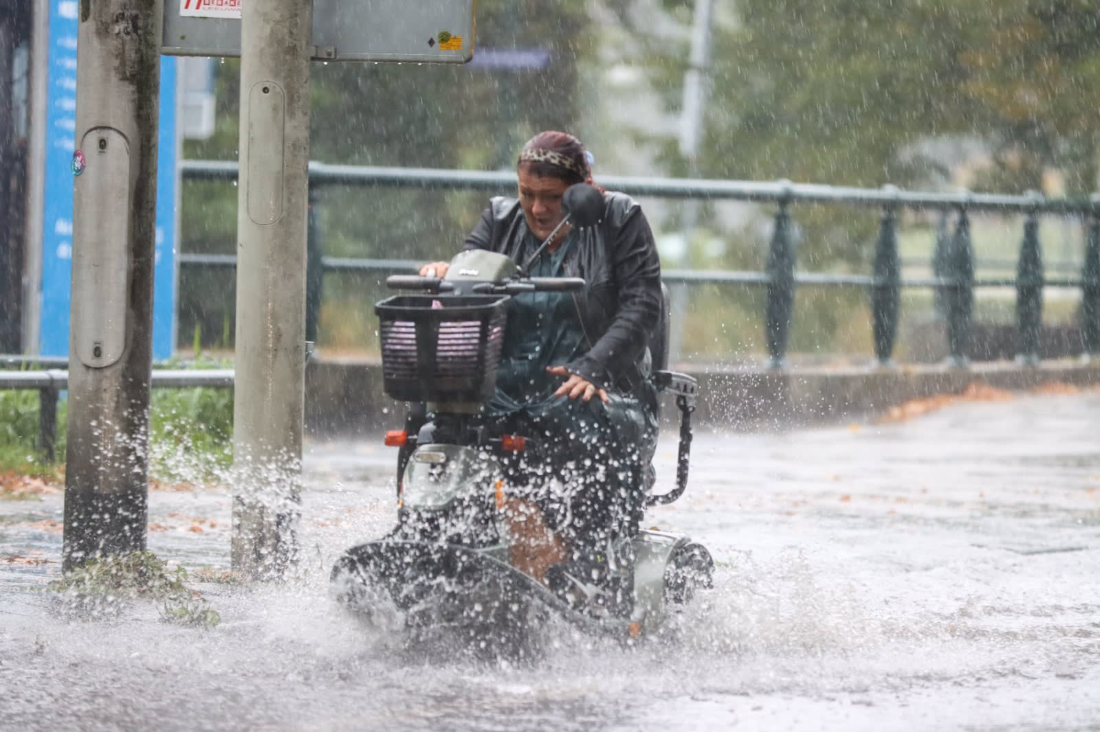 Frisse en natte dagen voor de boeg: harde wind en veel neerslag