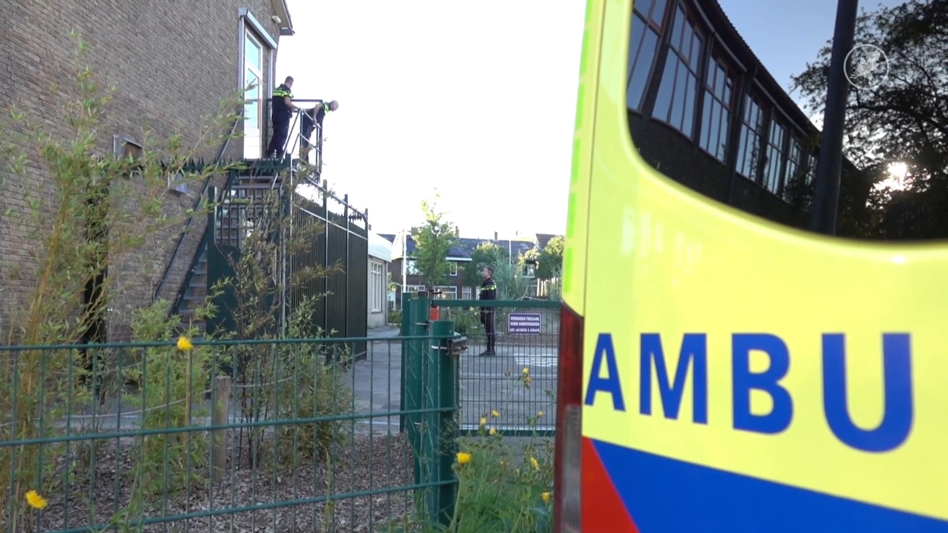 Kind ernstig gewond na val door dakraam in Den Helder