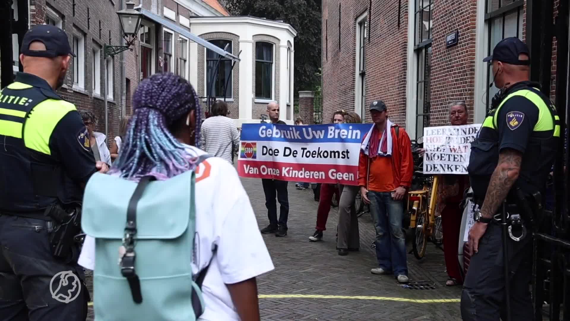 Noodverordening bij bibliotheek Leiden vanwege protesten rond voorleesuurtje dragqueen