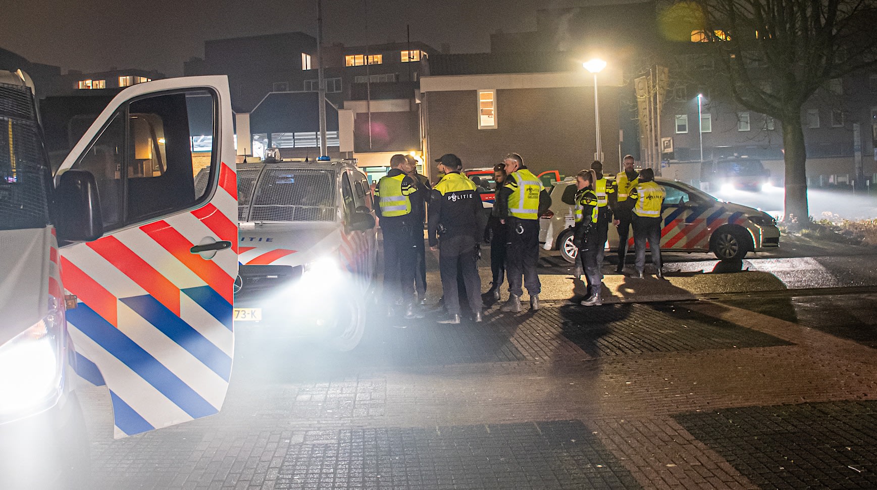 Hulpverleners massaal bekogeld in Nederland: 'Doe normaal'
