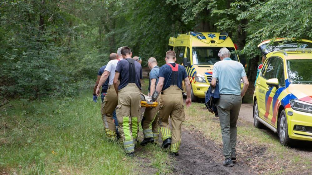 Vrouw (70) breekt heup bij botsing, maar wielrenner rijdt door: 'Ik heb drie keer gebeld!'