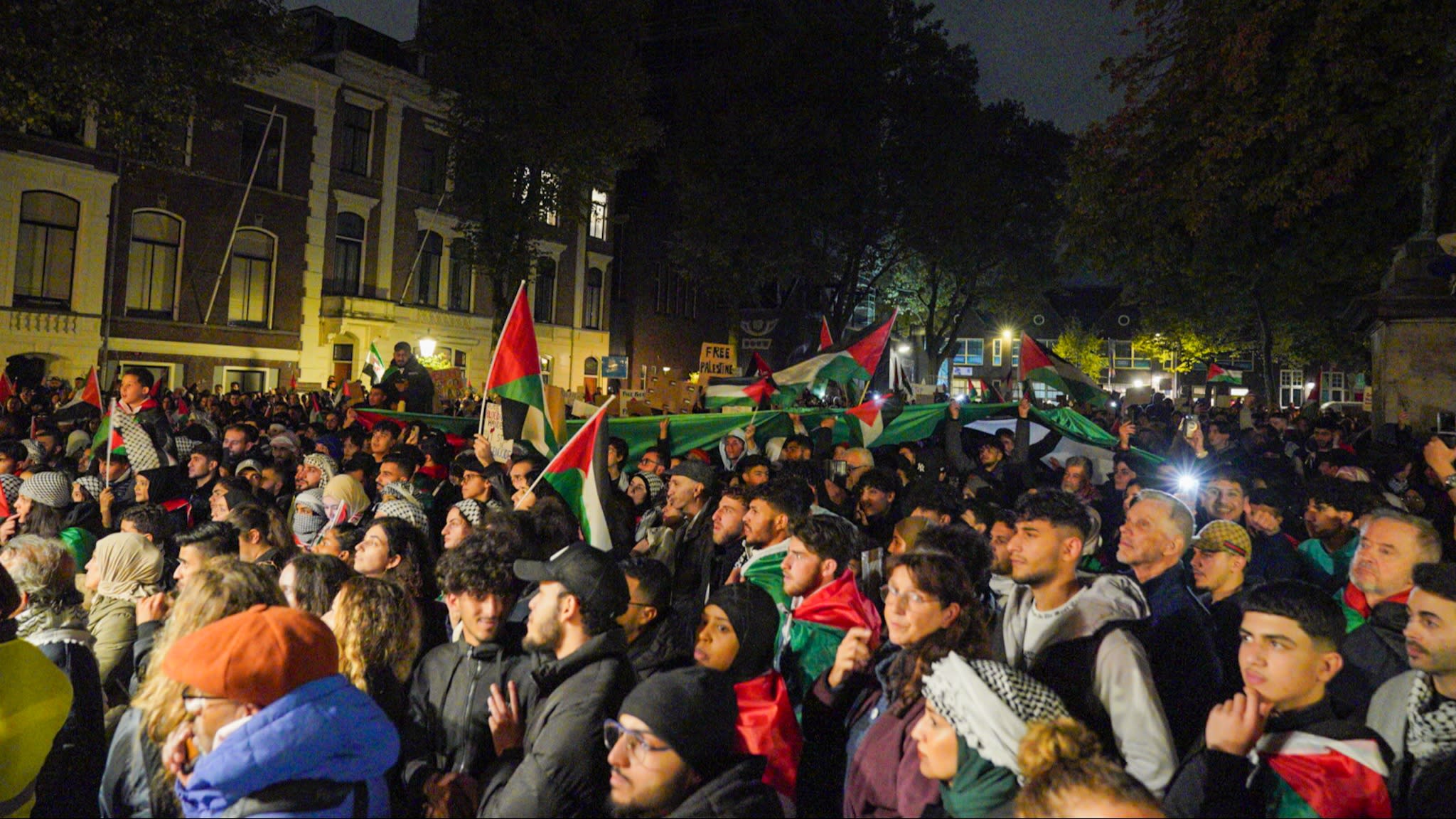 Domplein in Utrecht stroomt vol voor steunbetuiging aan Palestijnen