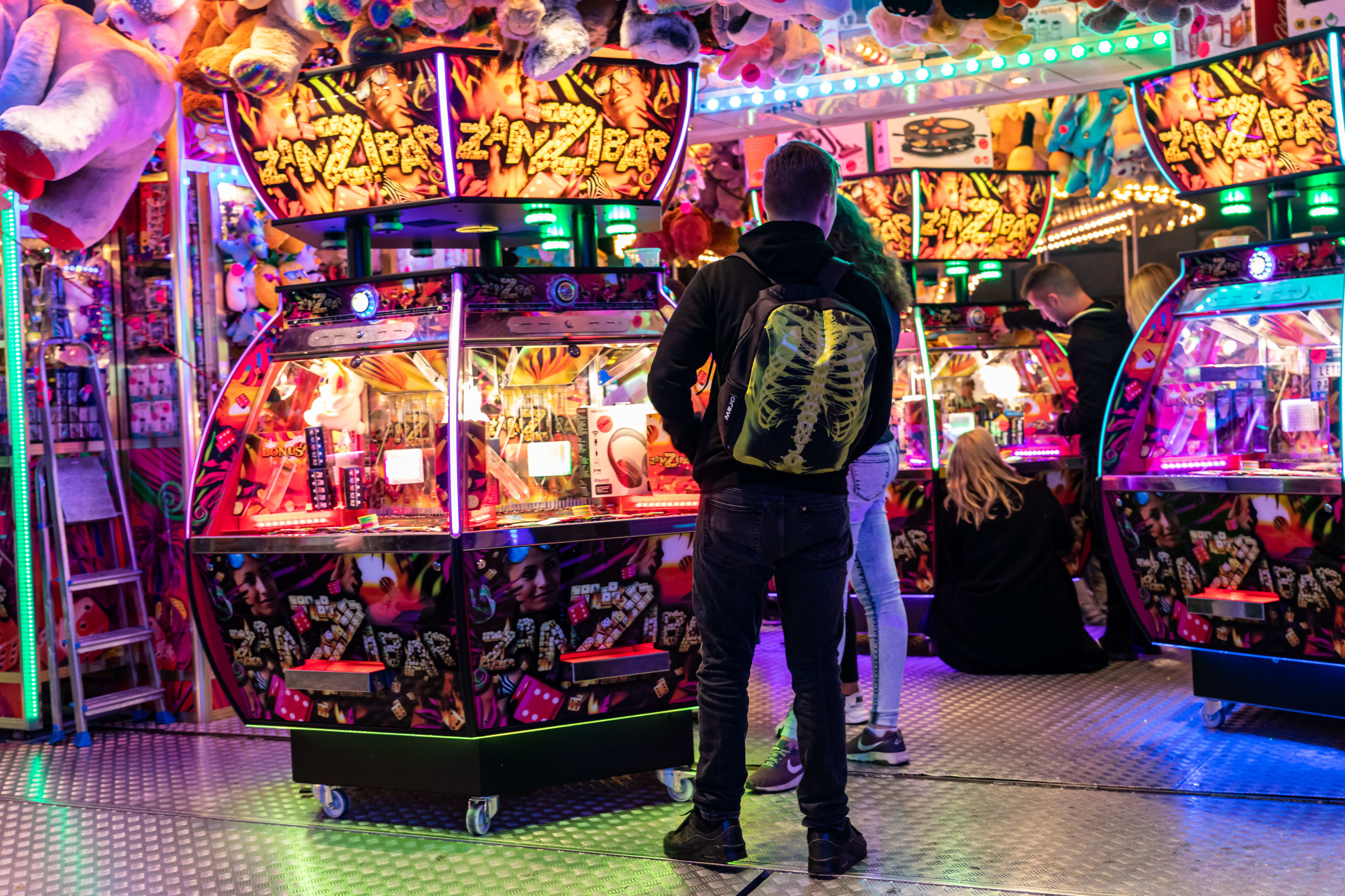 Vrouw steelt 20 euro van jongetje op Helmondse kermis: 'Hoe laag kun je gaan?'