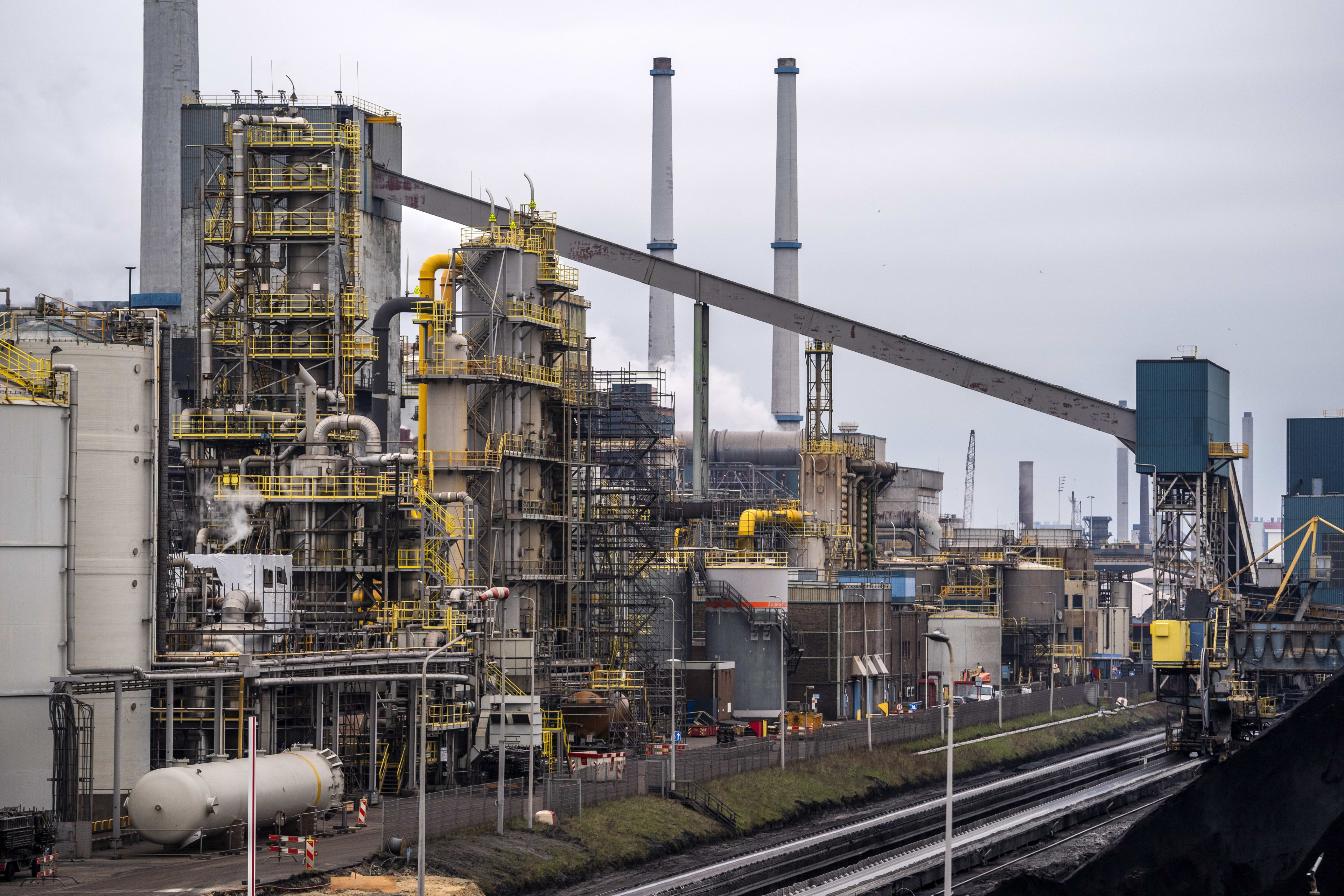 Tata Steel schrapt 1600 banen: 'Zware klap in IJmuiden'