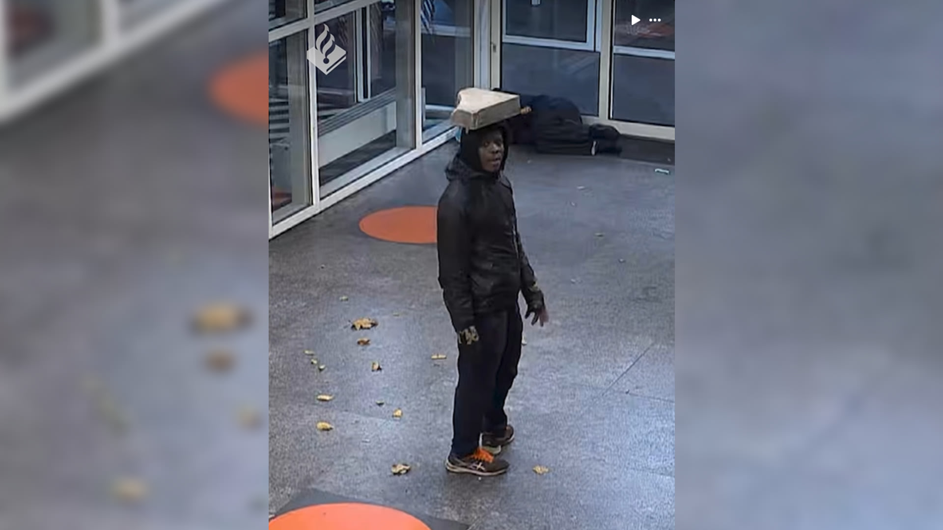 Man die steen gooide op slapende dakloze man mogelijk zelf ook dakloos