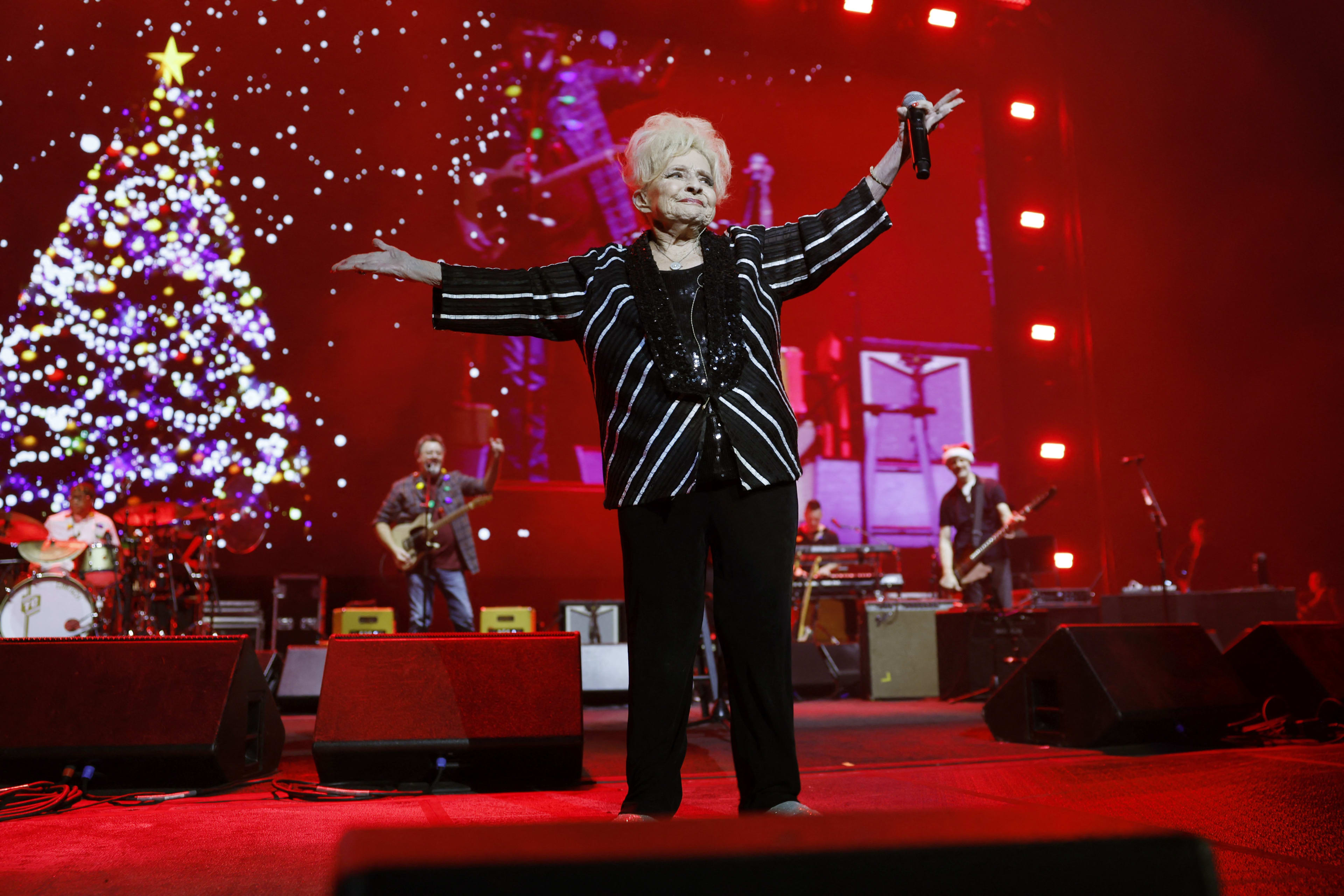 Brenda Lee staat na 65 jaar met kersthit op nummer 1: 'Goed lied niet te stoppen'