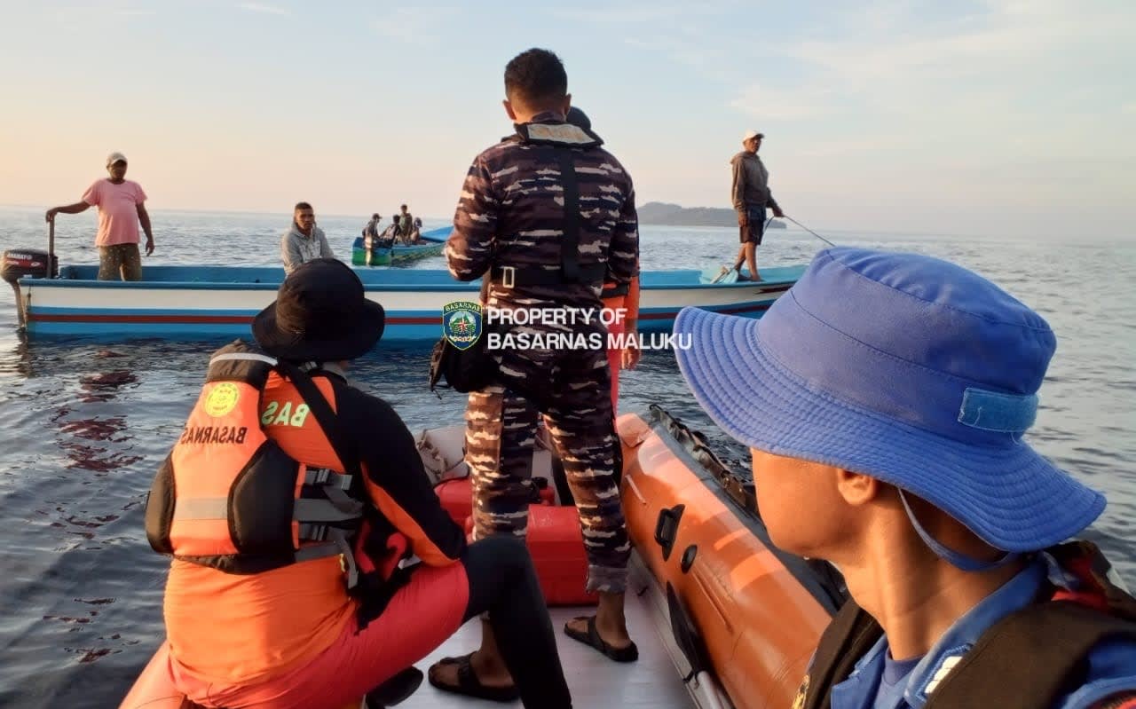 Toeristenboot met Nederlanders kapseist en zinkt bij Molukken: 'Ik wou dat ik hem kon vasthouden'