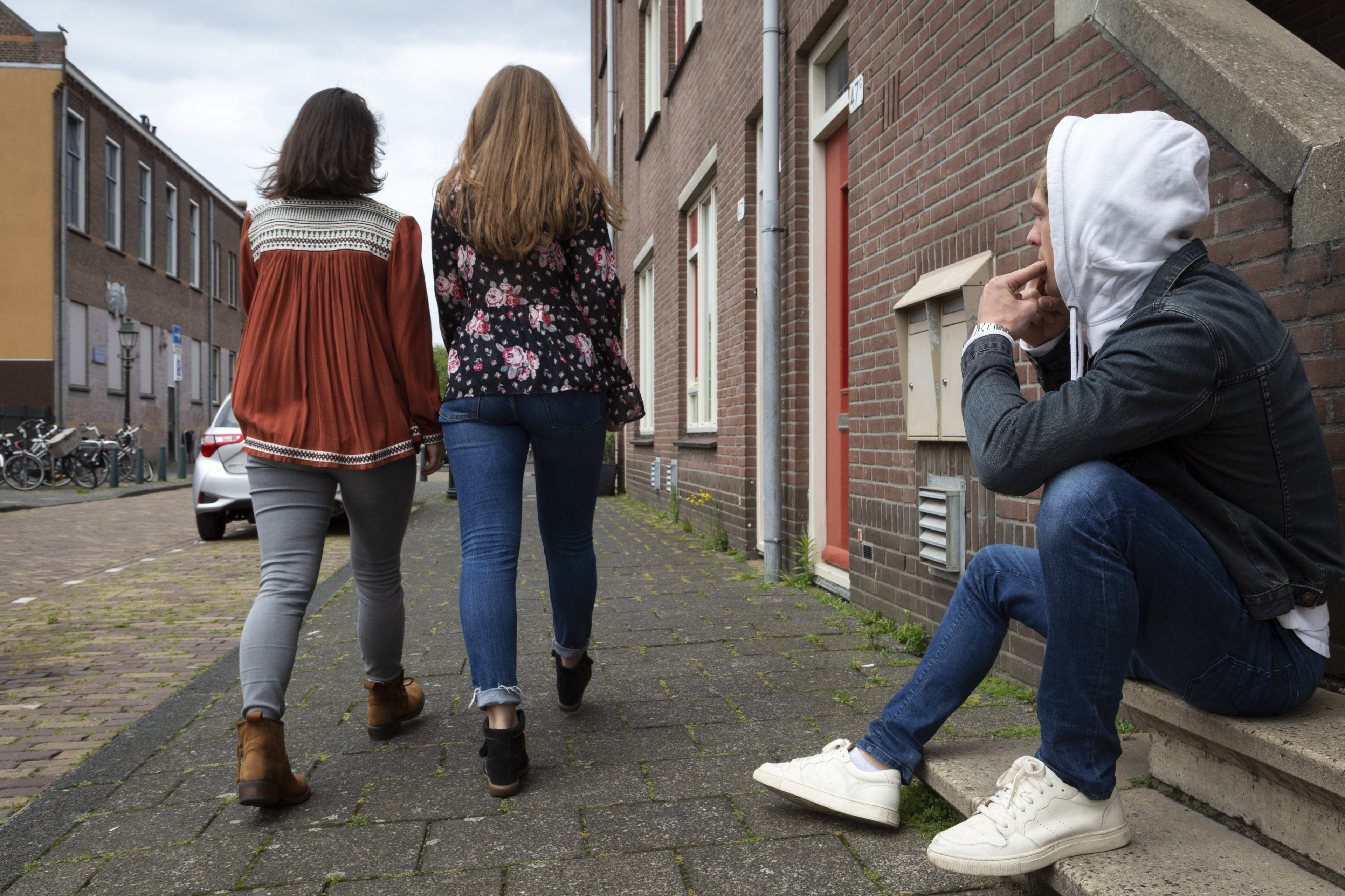 Driekwart jonge mannen grijpt niet in bij straatintimidatie tegen vrouwen