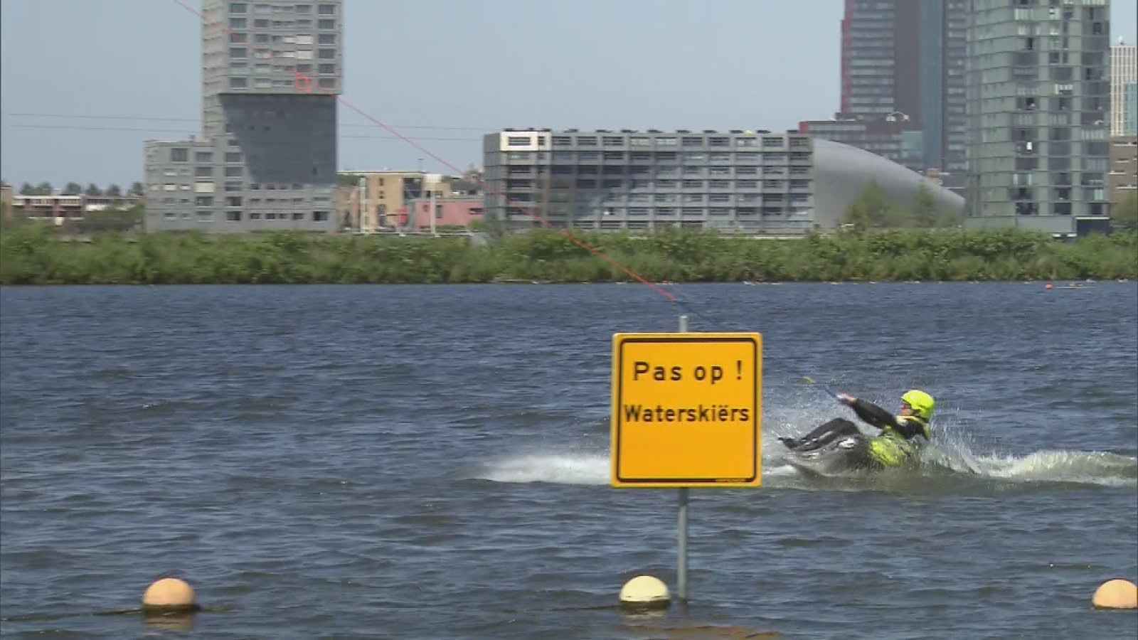 Niets is onmogelijk, bewijzen lichamelijk beperkten op waterski's en wakeboards