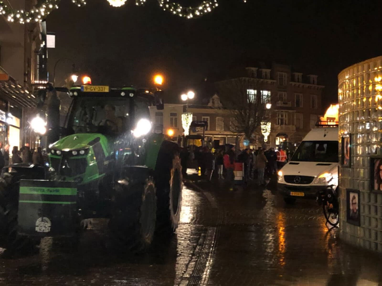 Honderden boeren protesteren in Winterswijk tegen stikstofregels