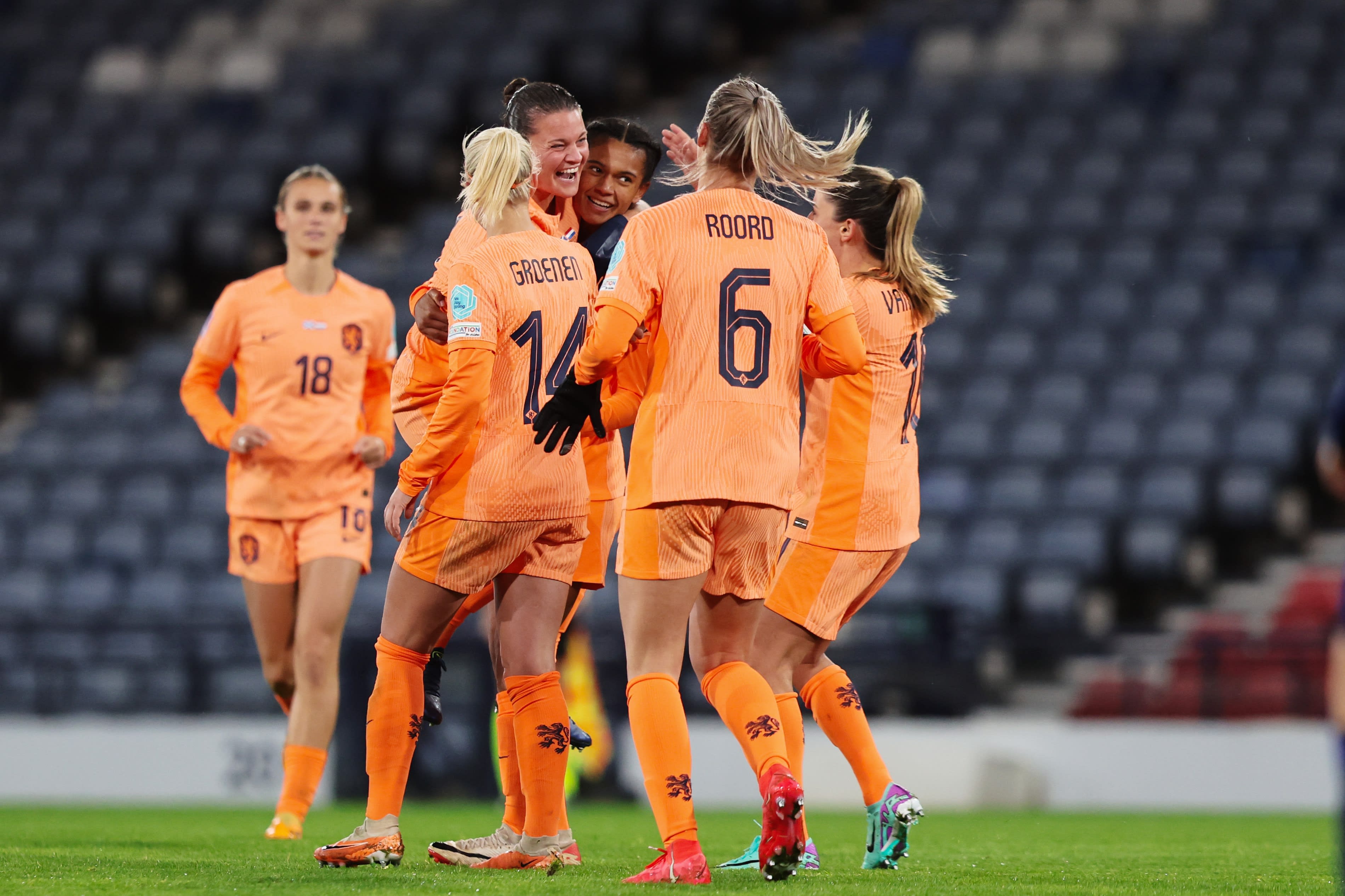 Oranje wint weer van Schotland en ziet concurrent punten morsen