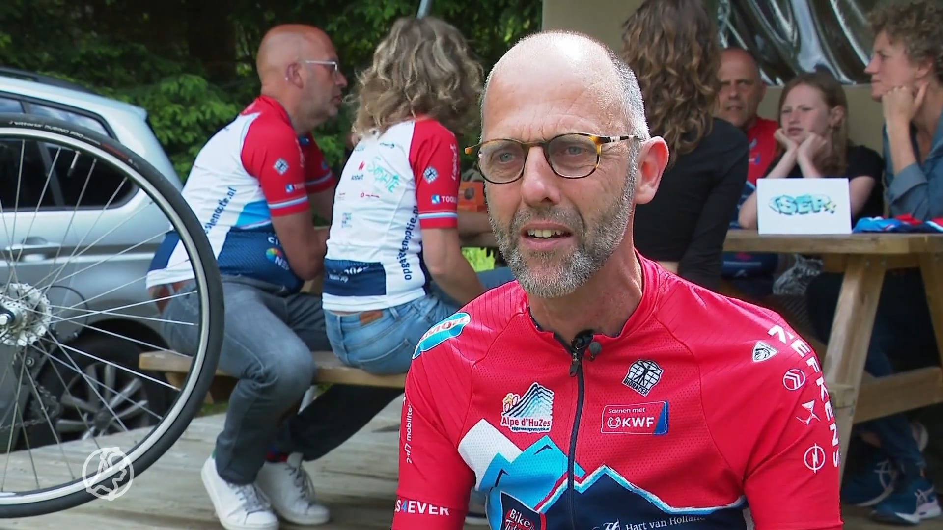 Bob fietst Alpe d'Huzes voor overleden zoontje Sep: ‘Trots dat wij zijn ouders mochten zijn’