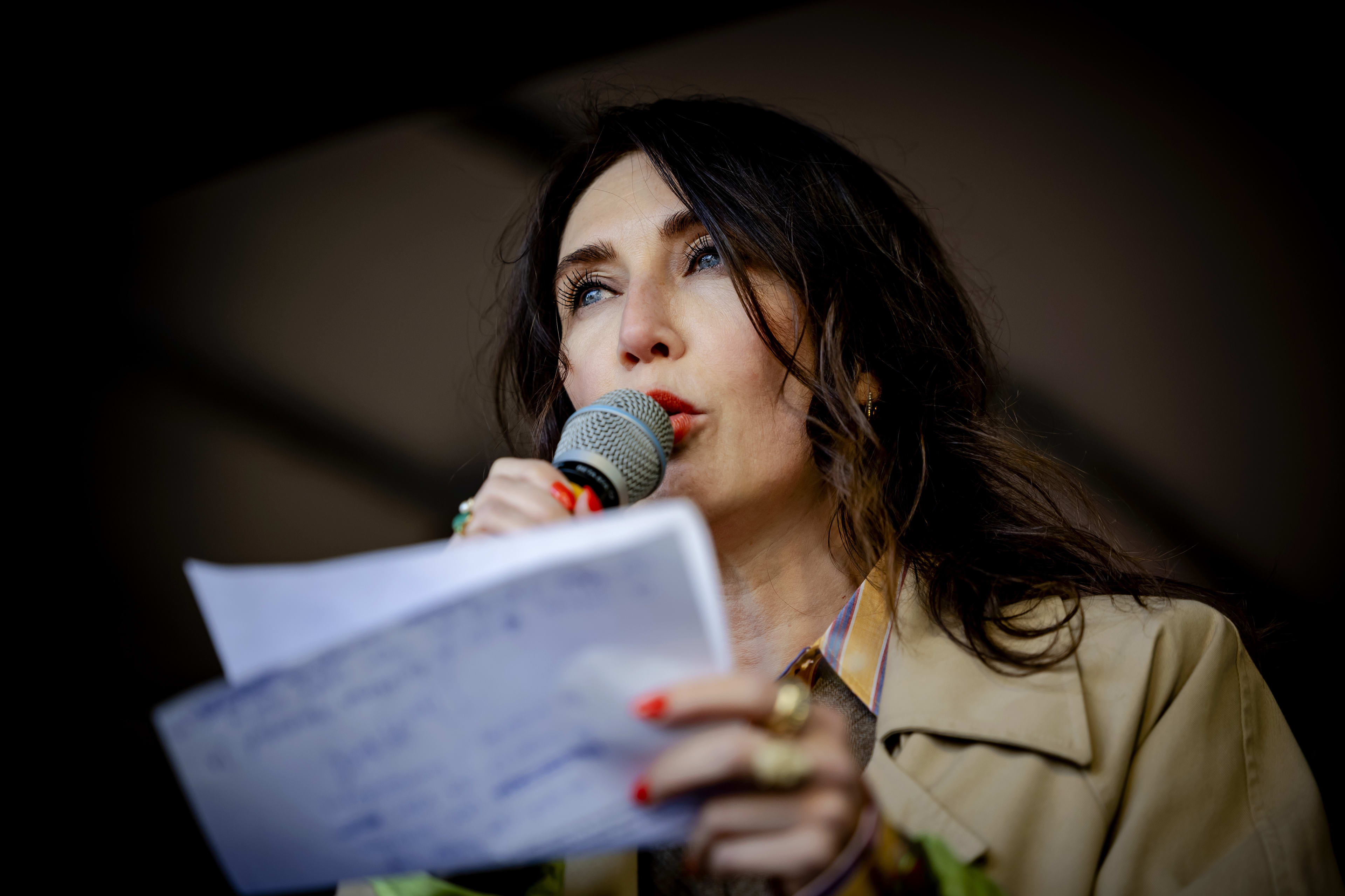 Actrice Carice van Houten aangehouden bij klimaatprotest op A12