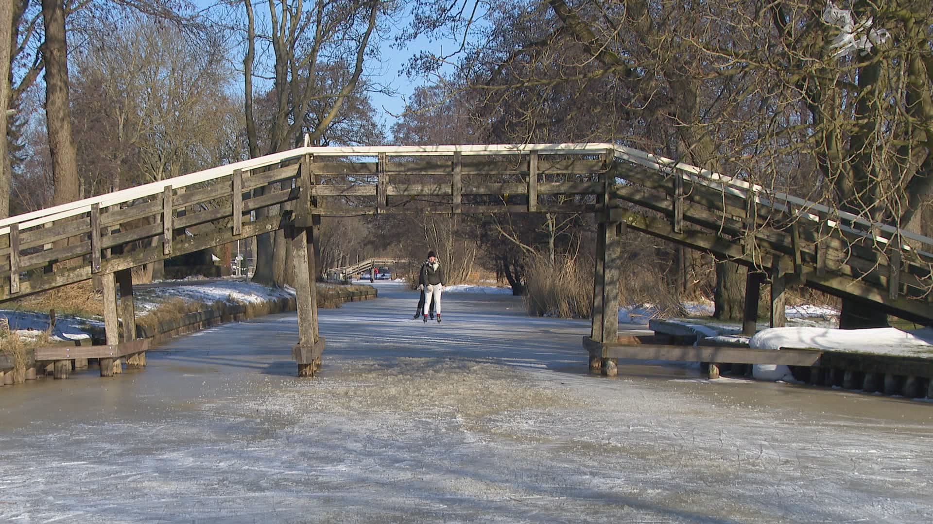 Burgemeester Giethoorn maakt zich op voor druk weekend: 'Ga schaatsen in eigen buurt'