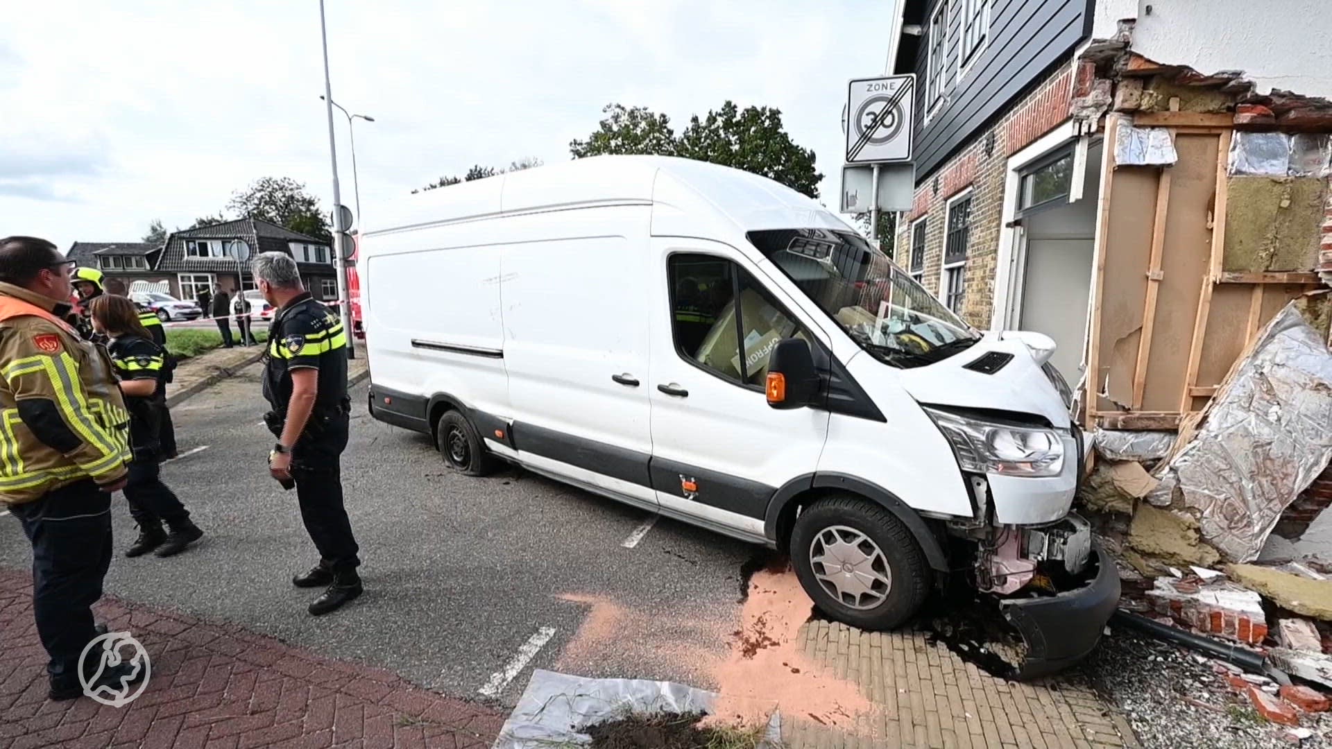 Pakketbezorger aangehouden na binnenrijden huis Aarlanderveen