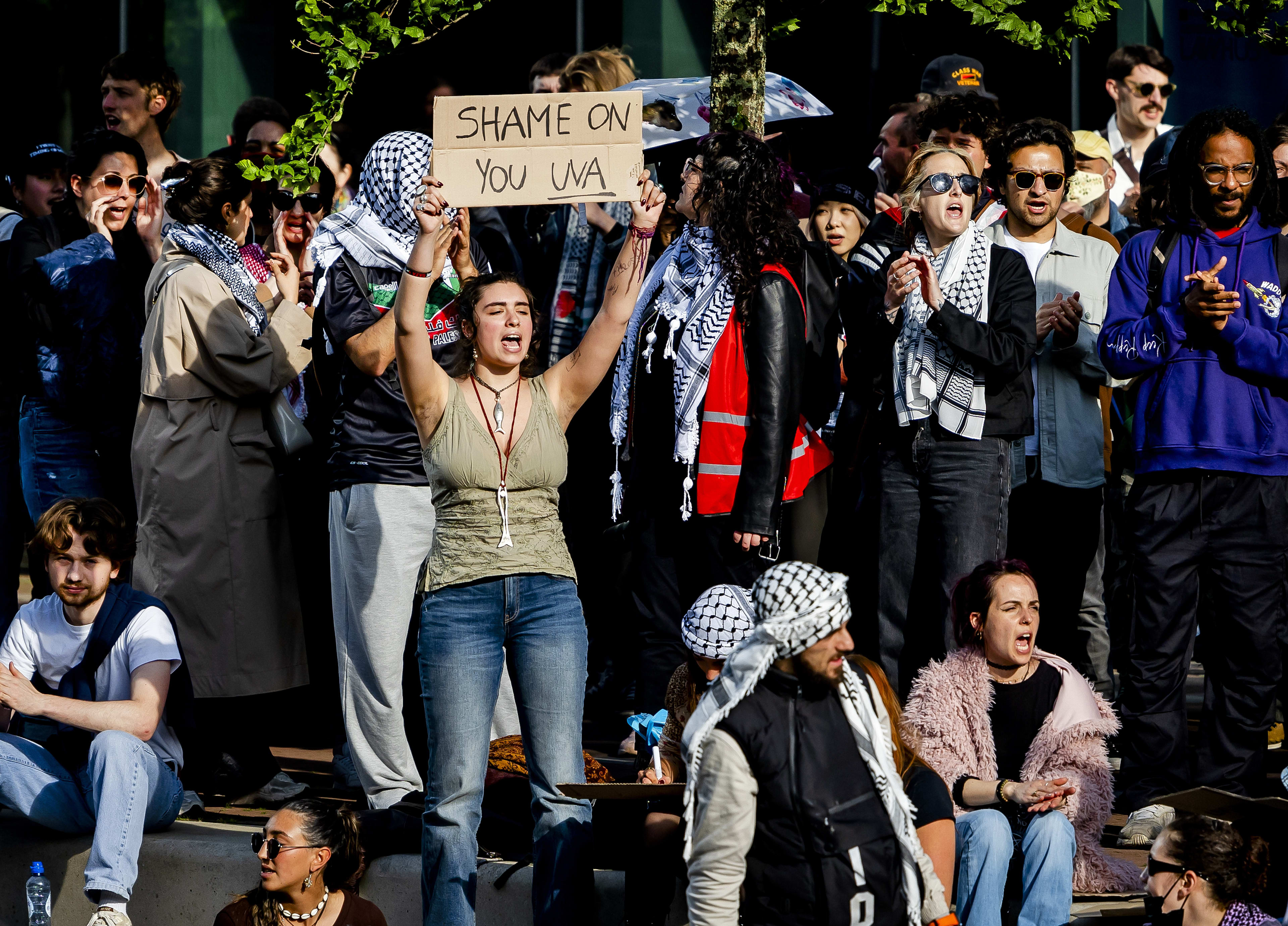 Studentenraad eist dat bestuur UvA aftreedt om aanpak protesten