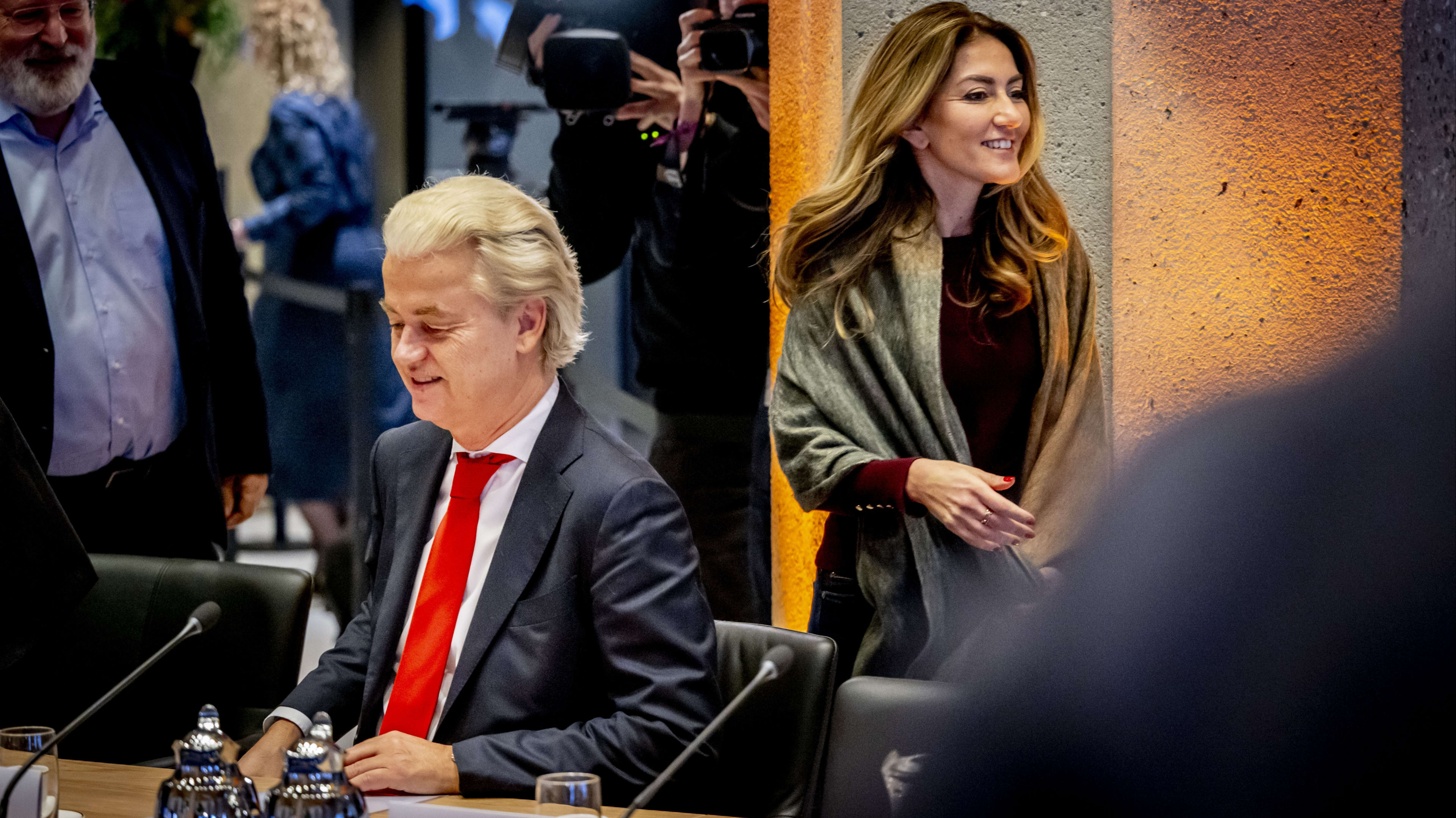 VVD afgestraft in nieuwe peiling, PVV nu op 42 zetels
