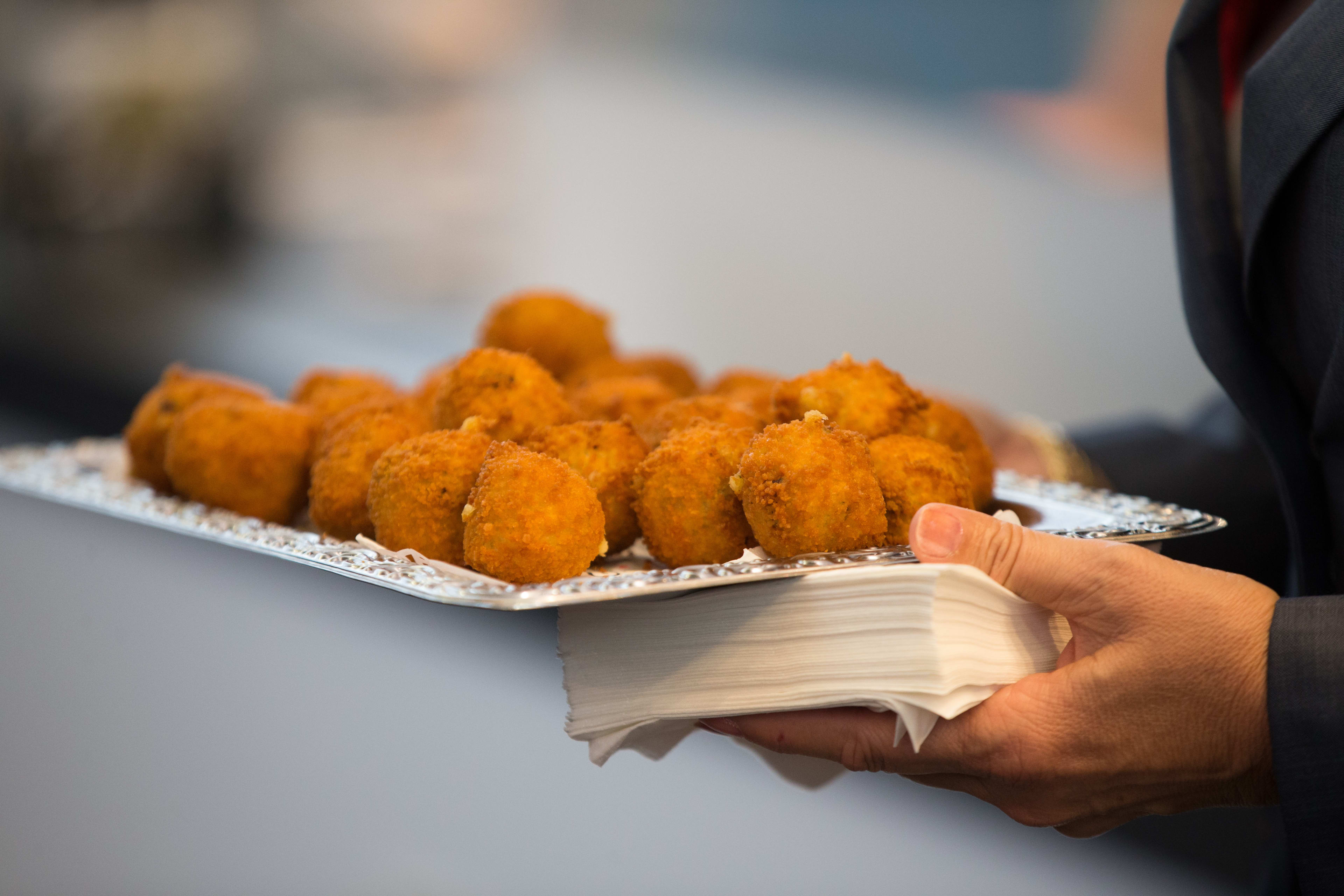 Aspergebitterballen en crackers van meelwormen: Fieldlab Meppel gaat strijd aan tegen voedselverspilling