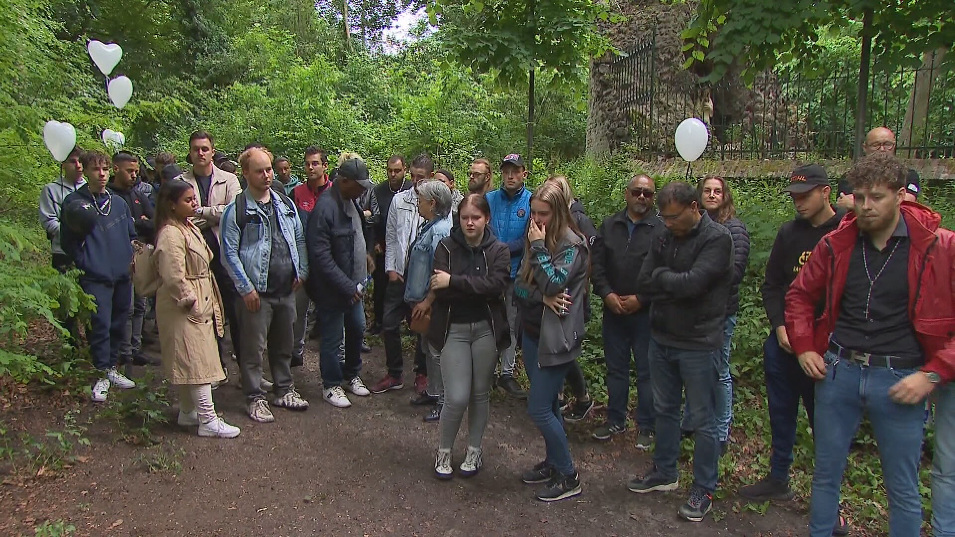 Honderden mensen lopen stille tocht voor gedode Xavier