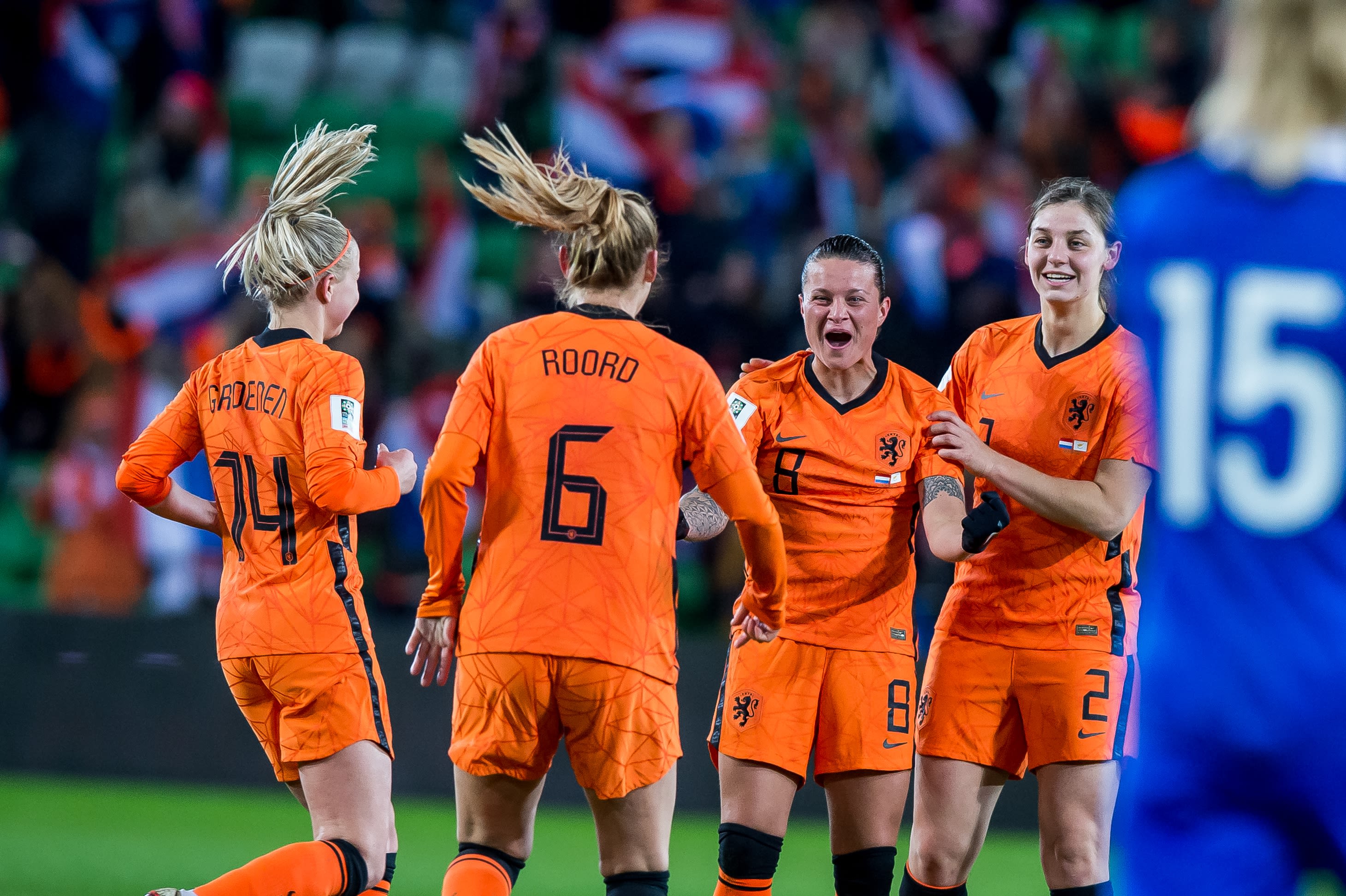 Oranje Leeuwinnen halen uit tegen Cyprus en evenaren recordzege