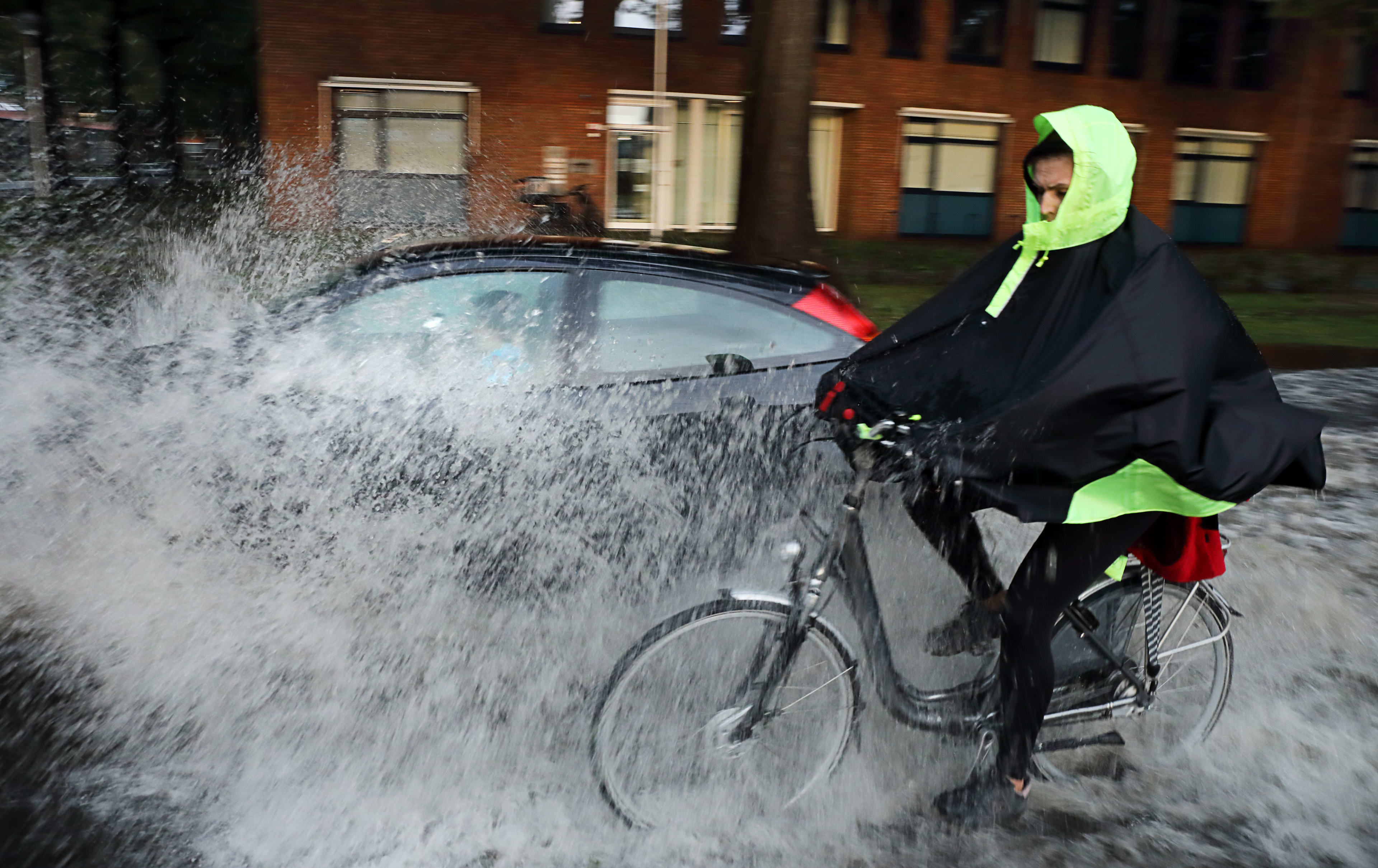 Code oranje, stevige buien en zware windstoten door storm Louis: hier gaat het los