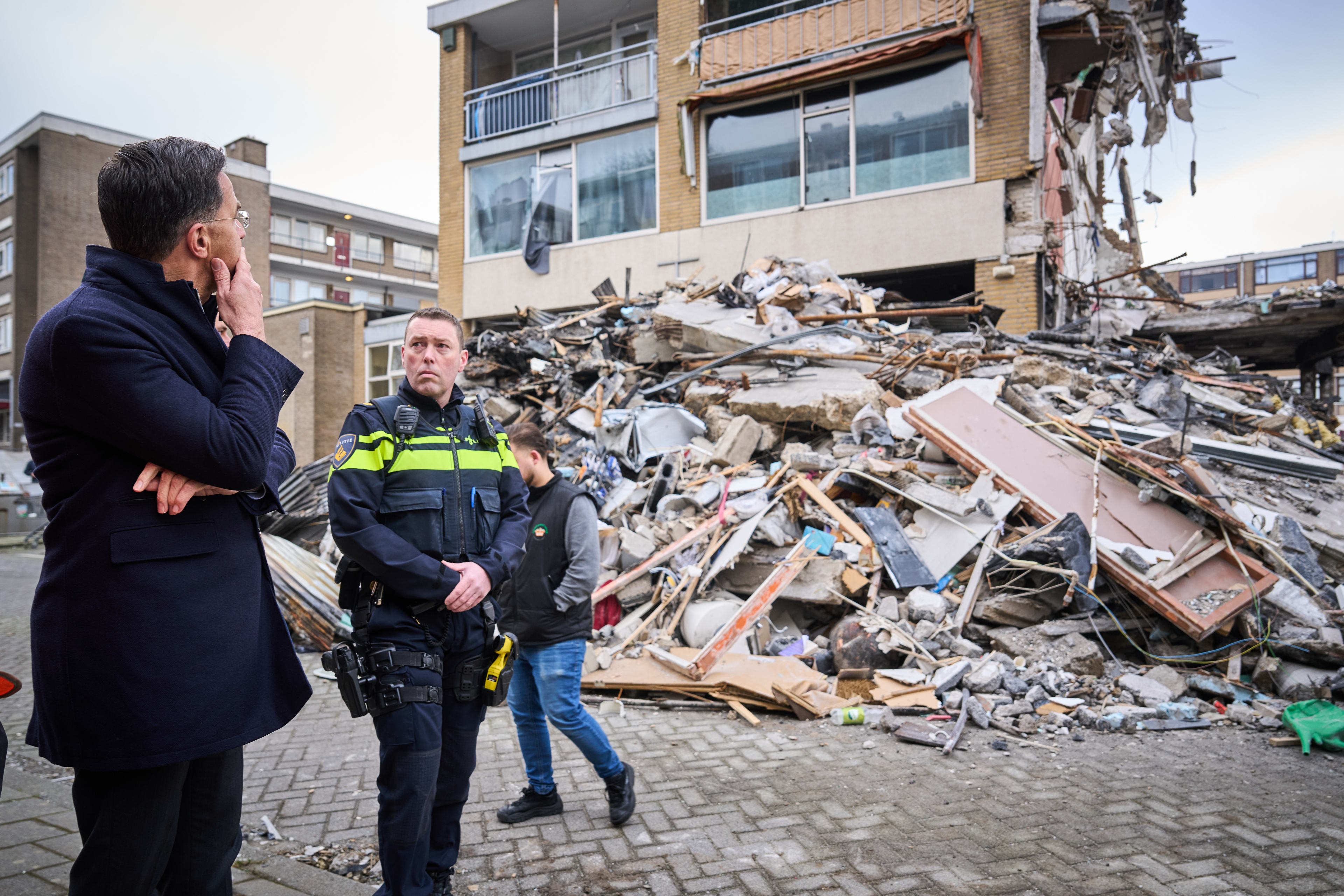 Rutte bezoekt rampplek explosie Rotterdam: 'Heel heftig'