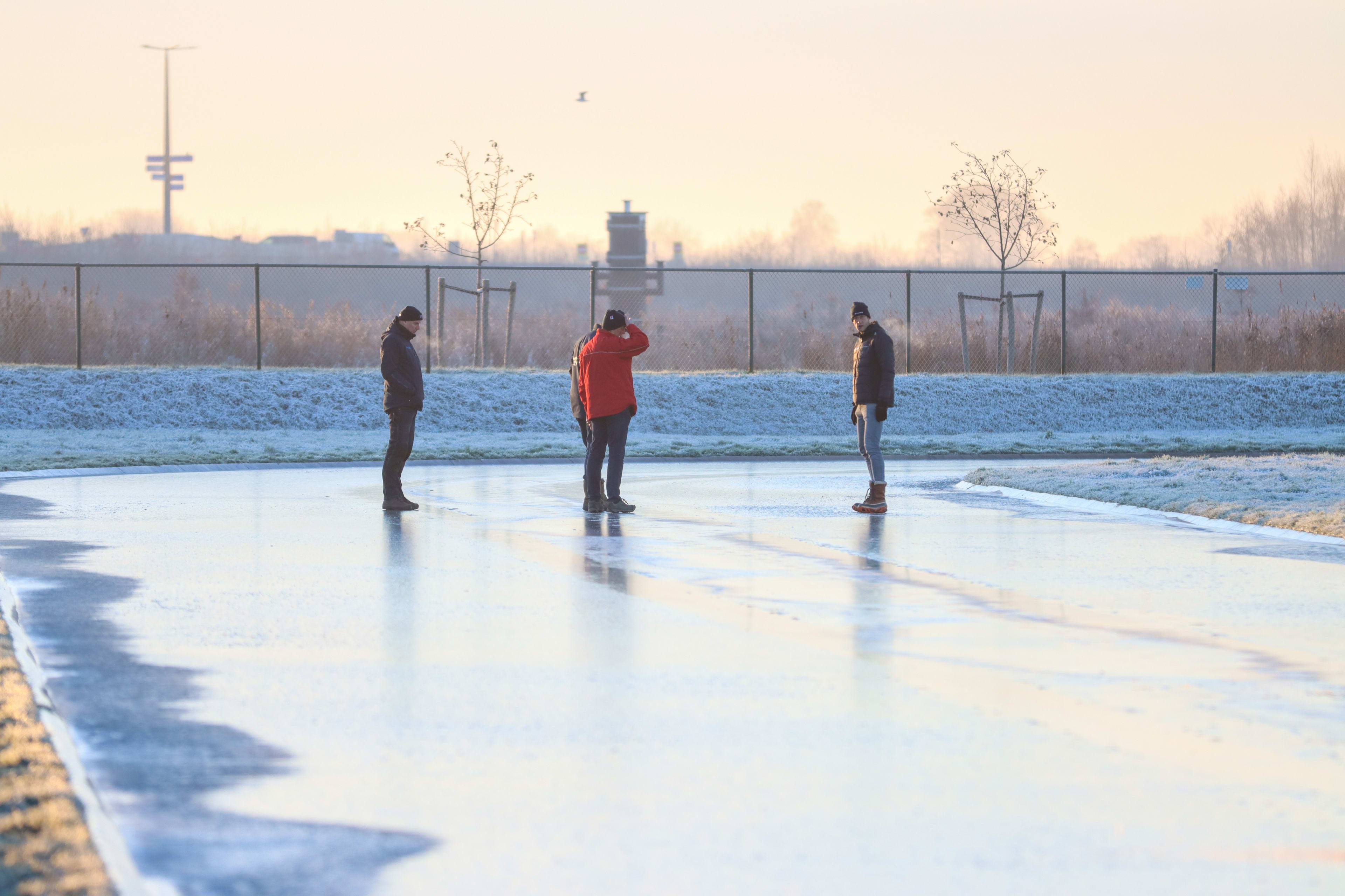 Kogel is door de kerk: hier wordt vanavond de eerste marathon op natuurijs geschaatst