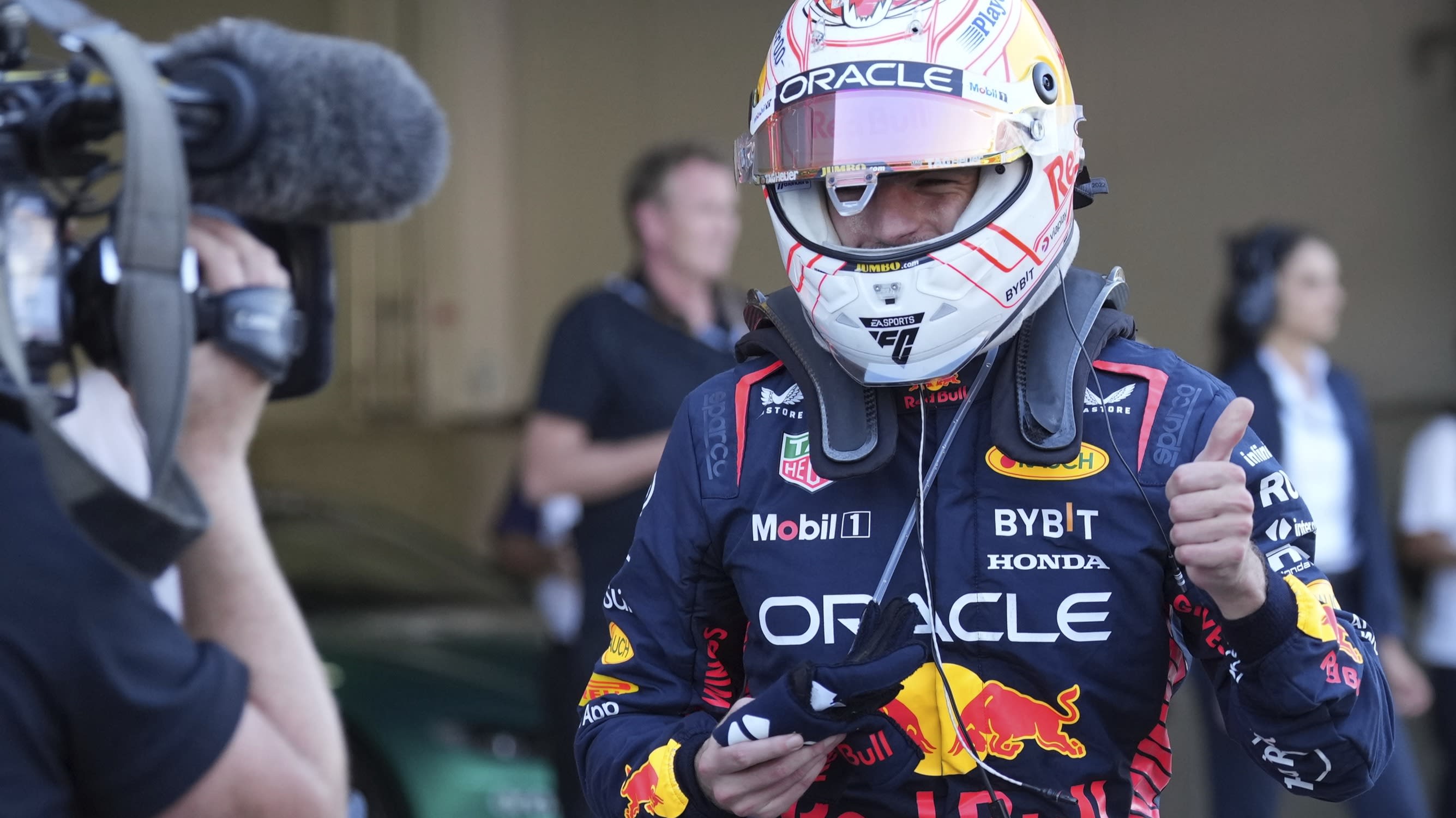 Verstappen trots op teamtitel Red Bull: 'Echt een raket van een auto'