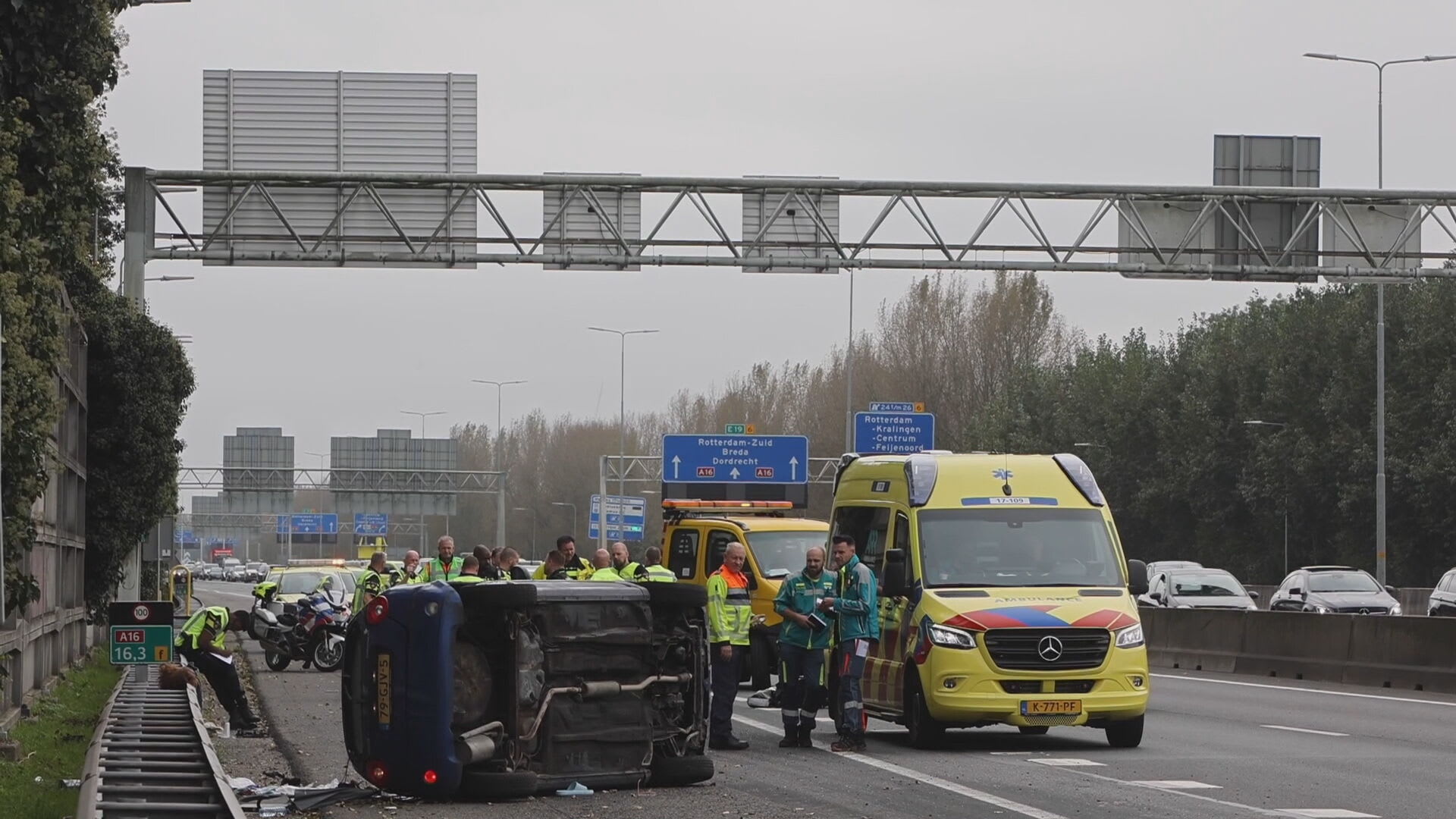 Twee kinderen ernstig gewond bij auto-ongeluk A16