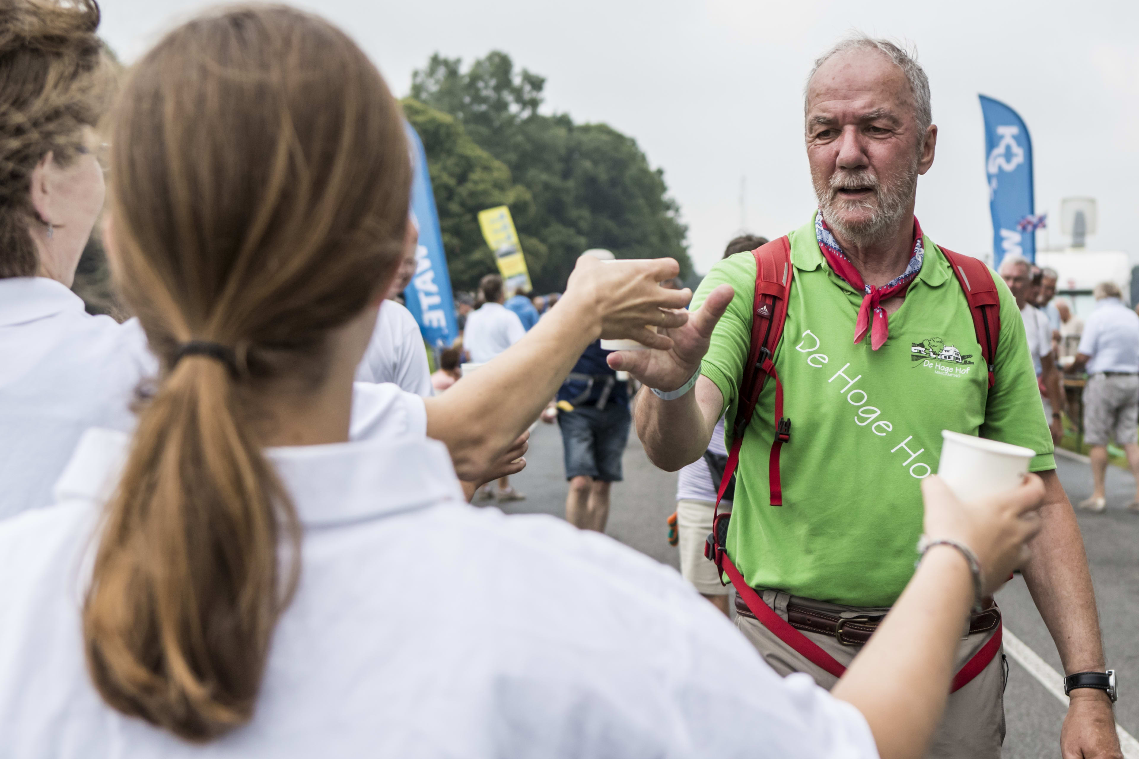 Duizenden mensen komen uitgedroogd over de 4Daagse-finish: hoe voorkom je het?