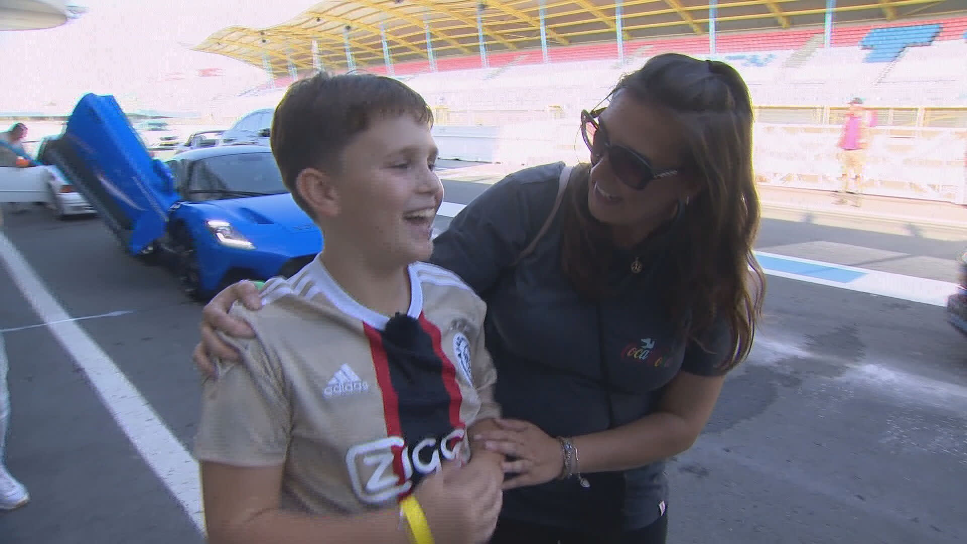 Even alle zorgen vergeten: zieke kinderen scheuren over circuit TT Assen