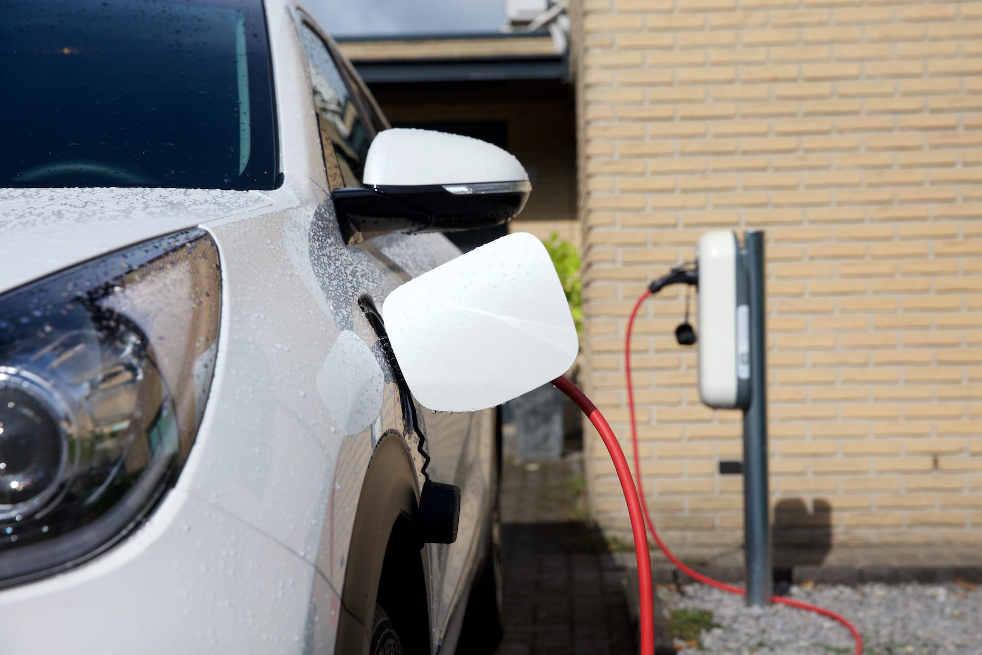 Aantal elektrische auto's op de Nederlandse wegen binnen een jaar verdubbeld