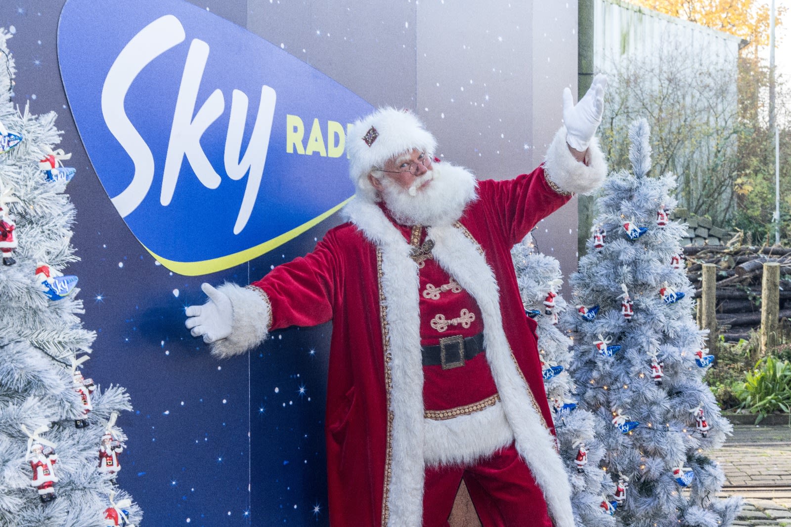 Ho ho ho! Vanaf vandaag hoor je weer non-stop kerstnummers op de radio