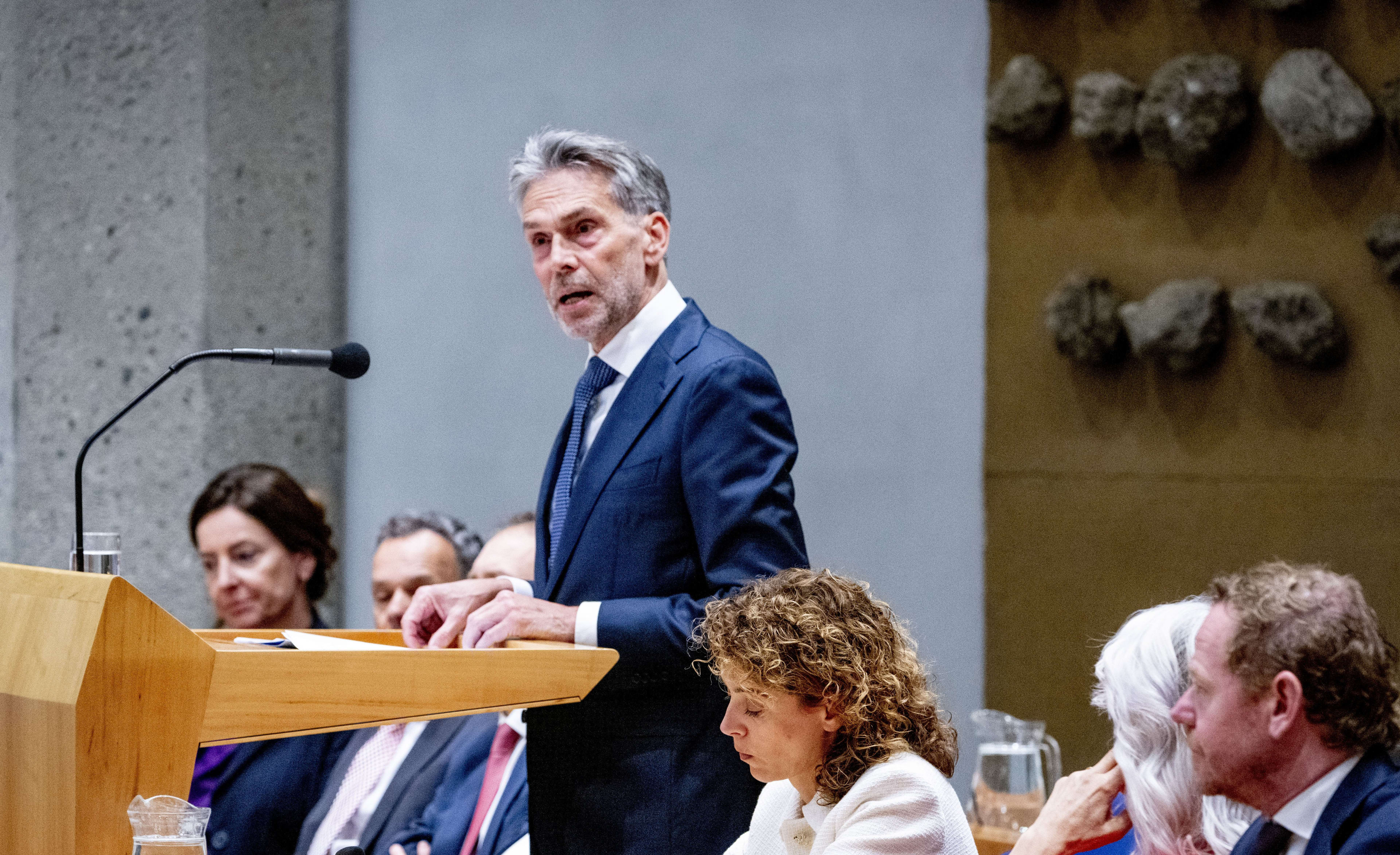 Schoof voor zijn eerste debat: op 'allerlei situaties' geoefend