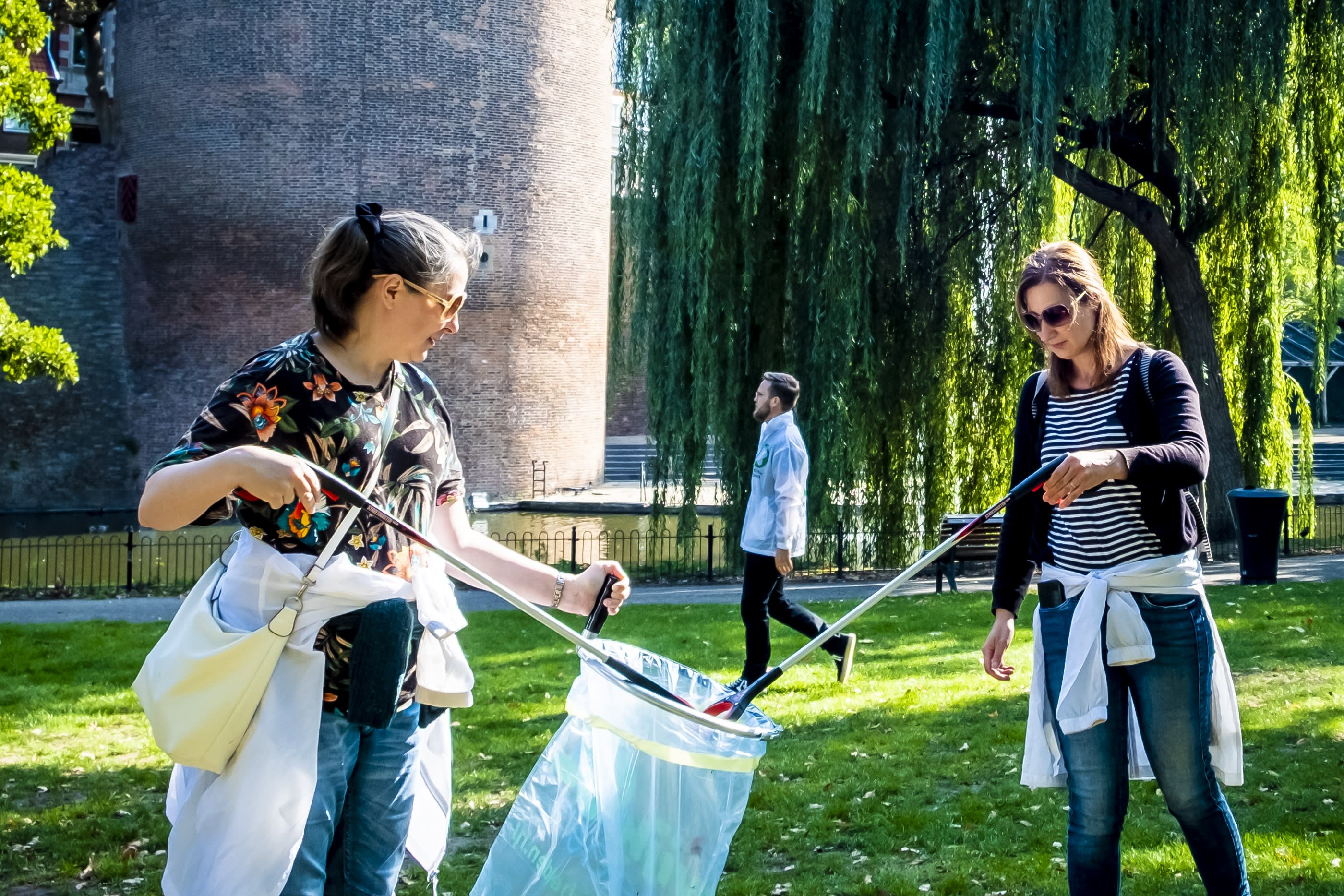 Duizenden vrijwilligers ruimen jouw afval op tijdens Opschoondag