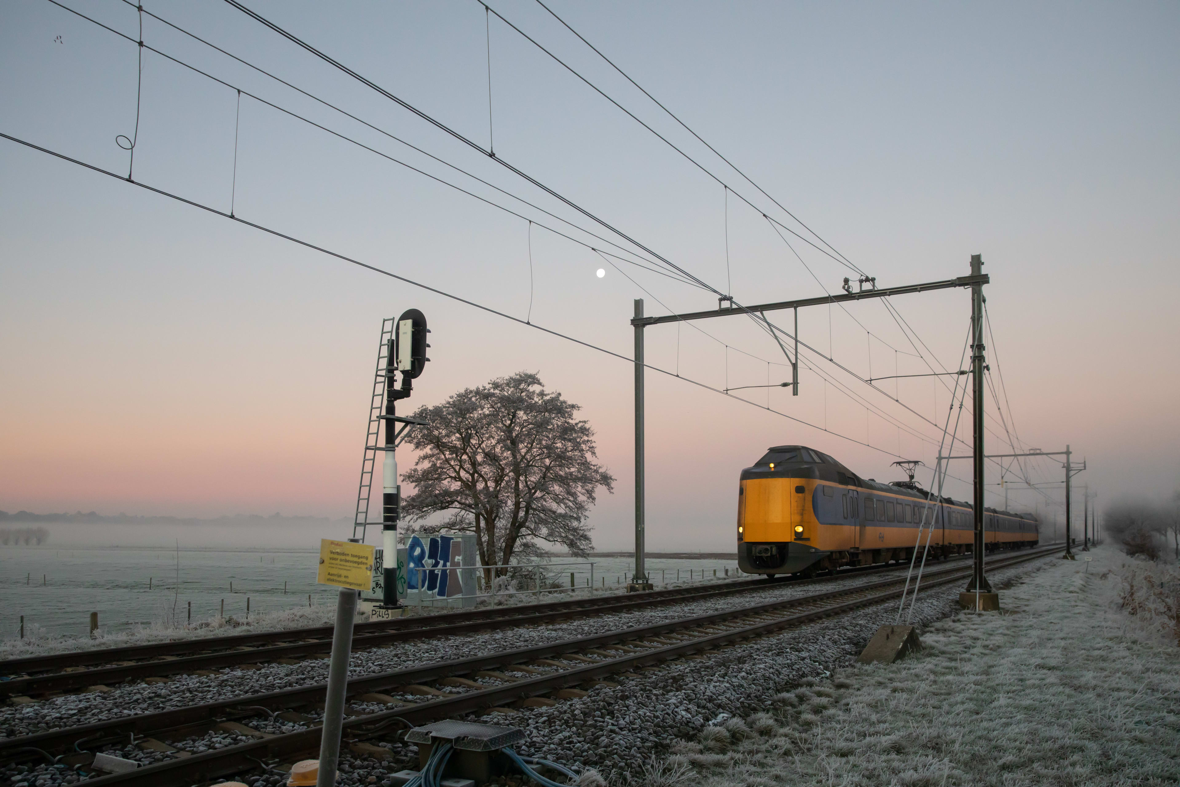 Treinen uitgevallen rond Amsterdam en Utrecht door ijsvorming