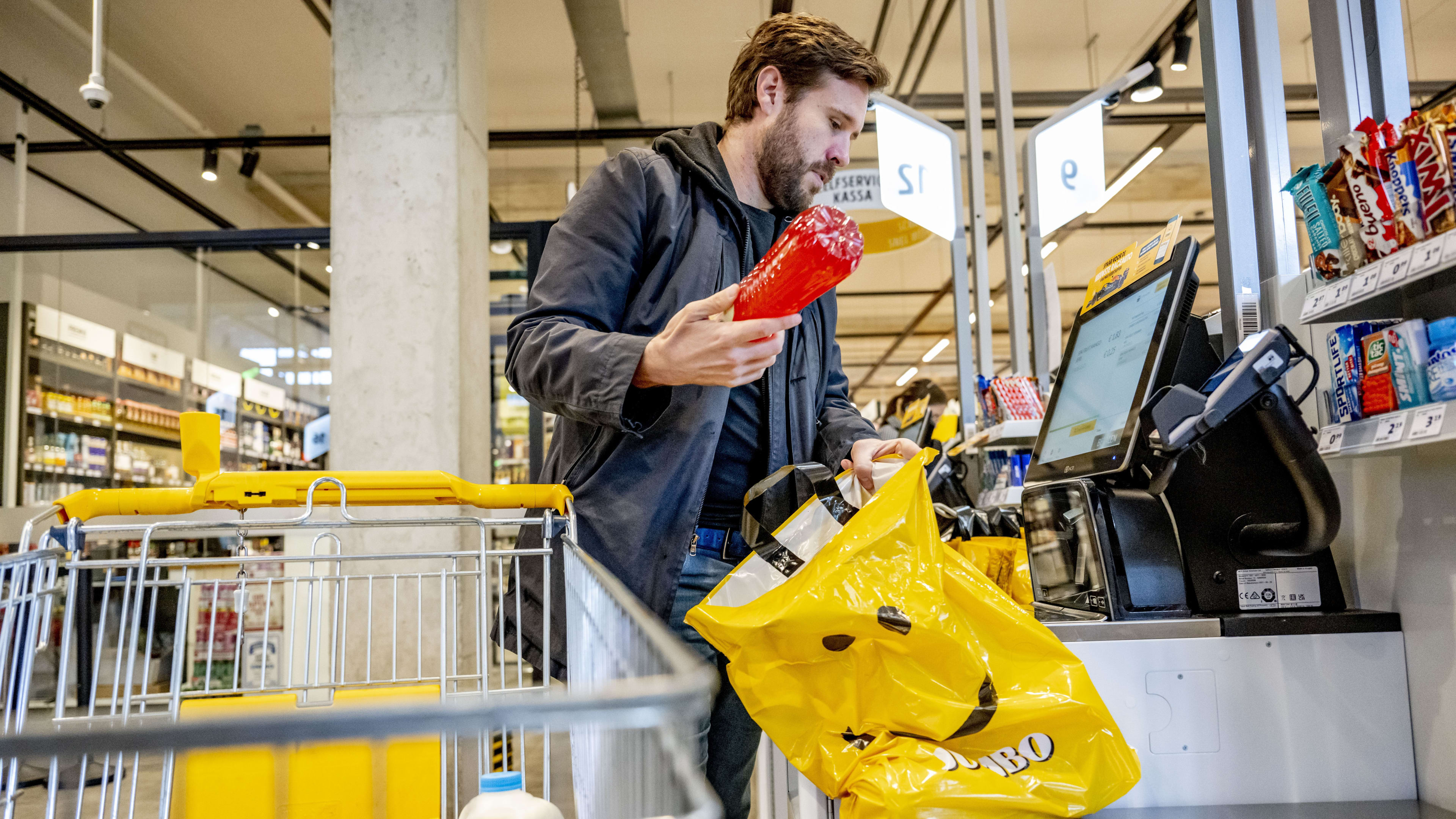 Klanten jatten meer uit supermarkten door hoge inflatie en zelfscan