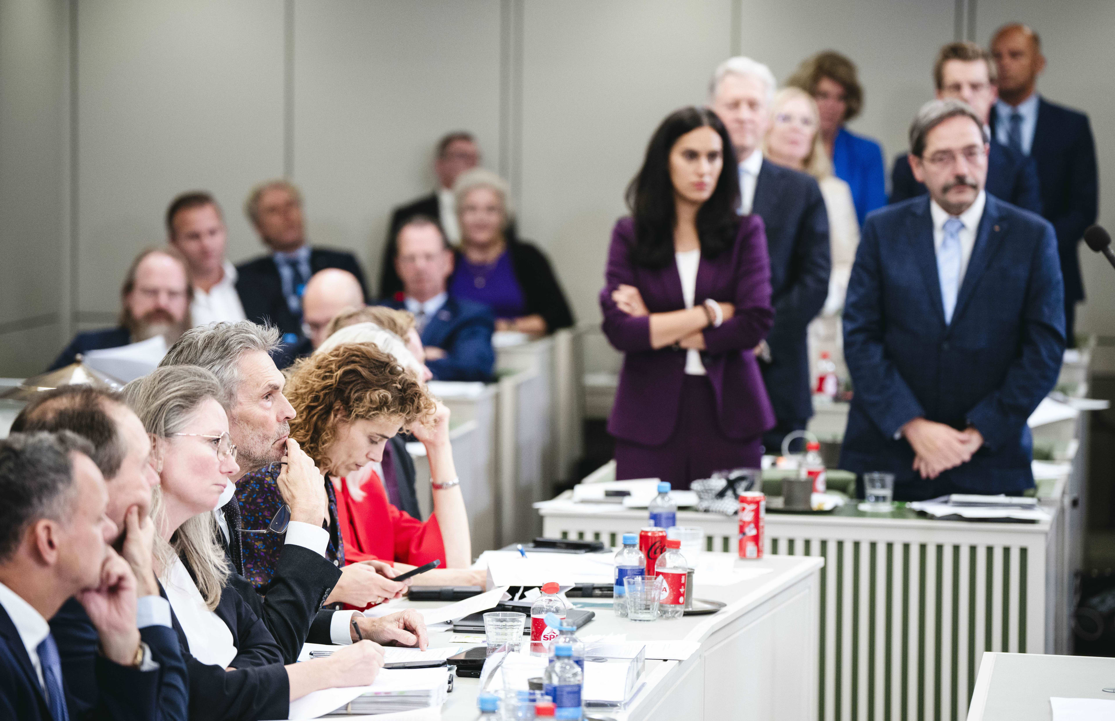 Eerste Kamer stemt tegen asielnoodwet, vraagt kabinet om 'plan B'