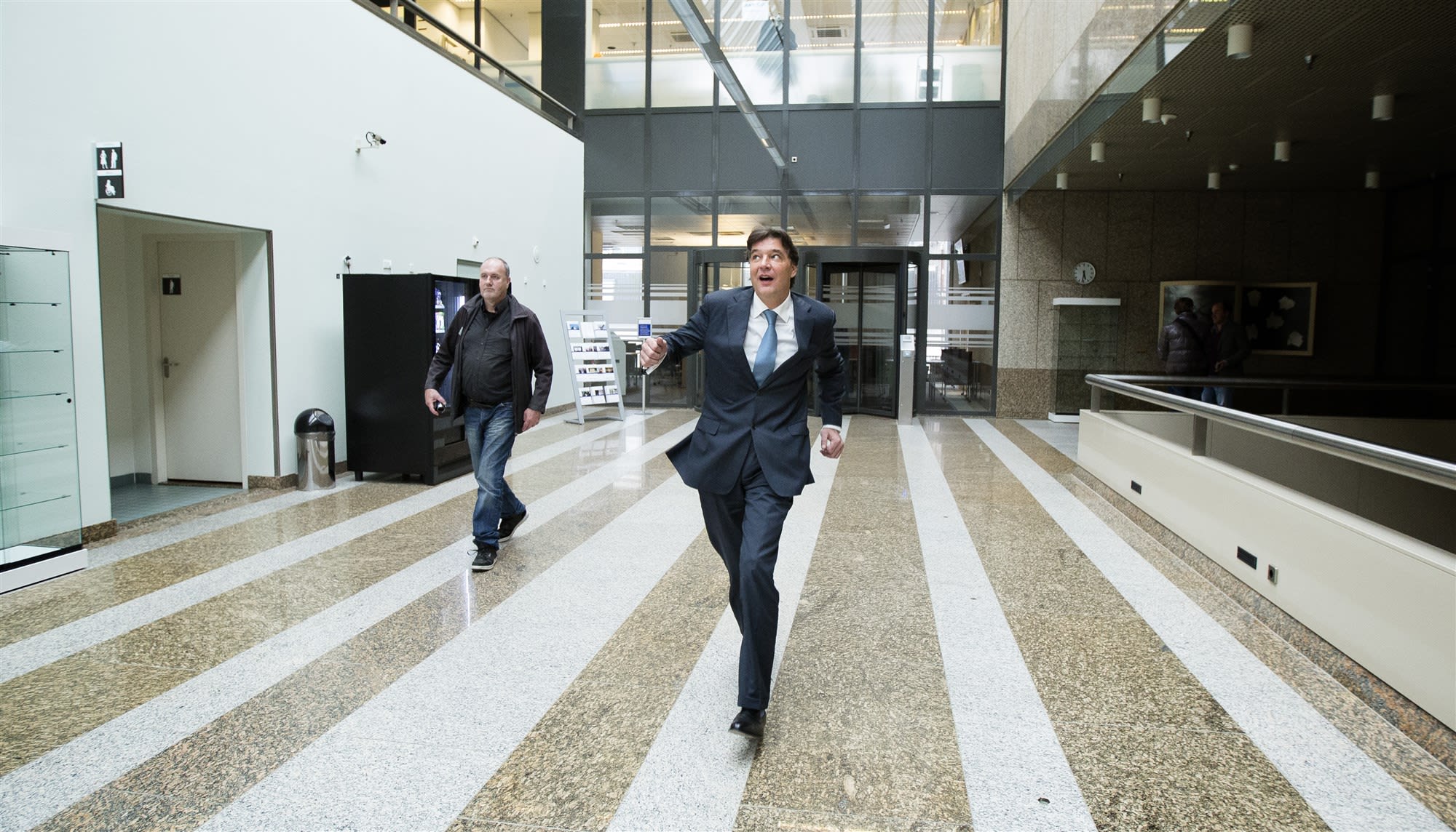 De Roy van Zuydewijn begint nieuwe rechtszaak om partneralimentatie