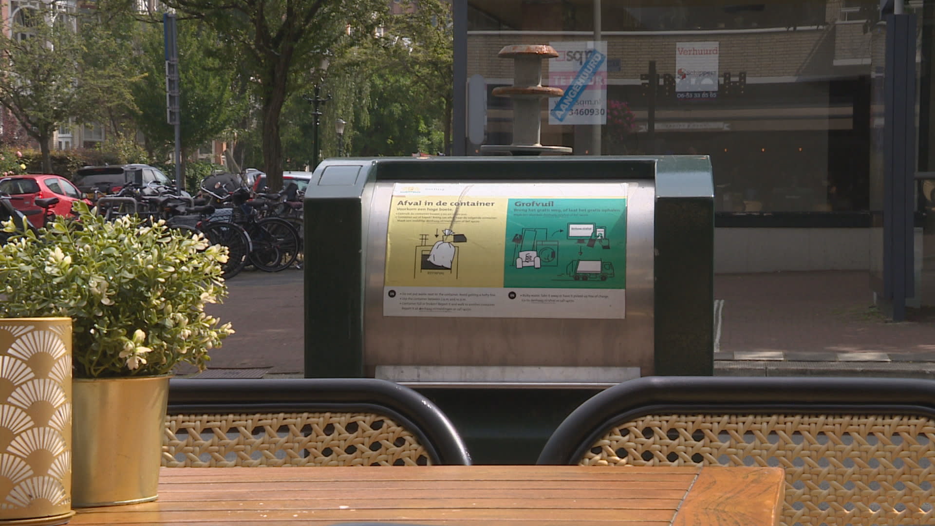 Stankoverlast door vuilniscontainers gooit roet in het eten bij Haagse terrasgasten