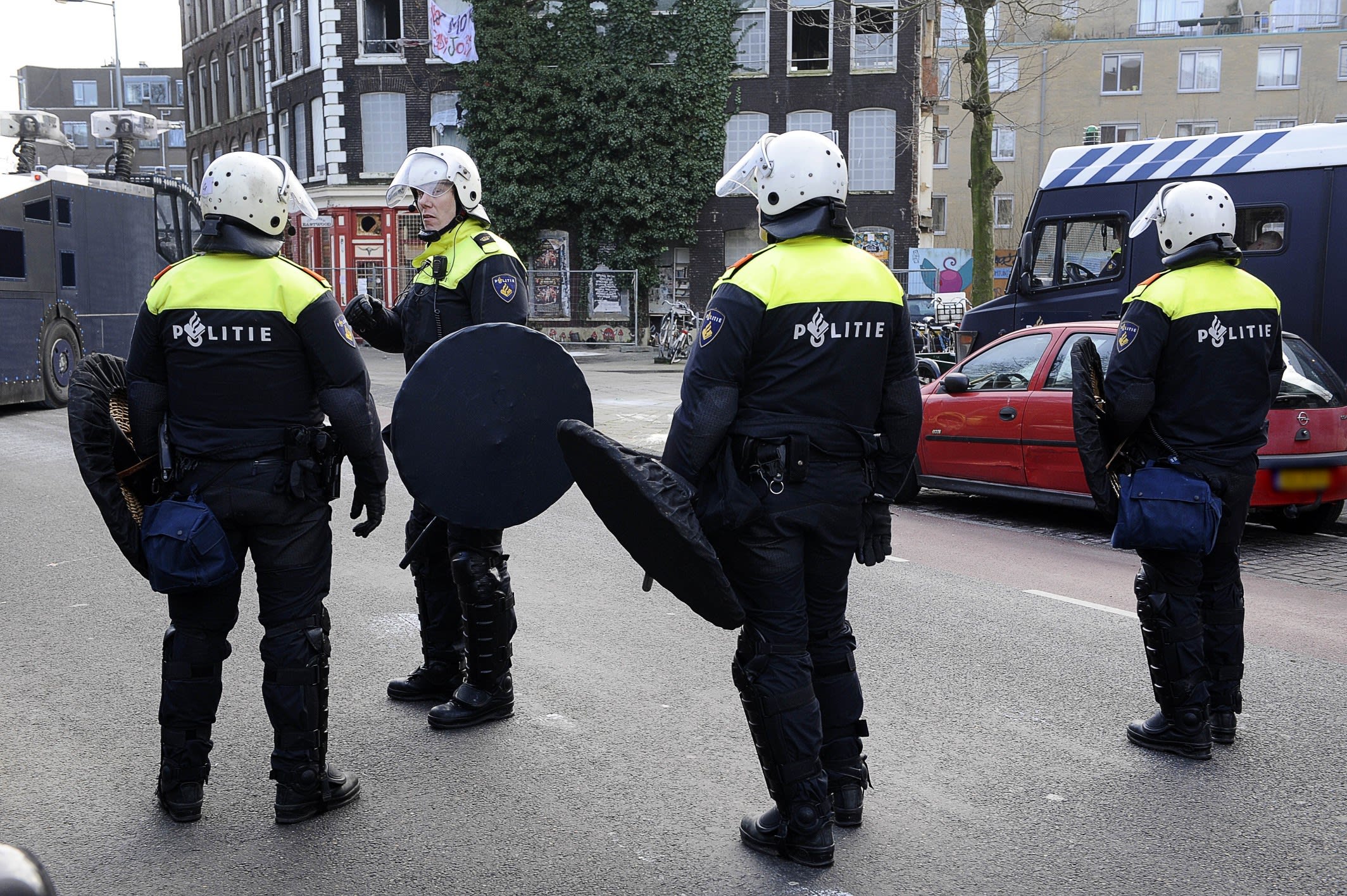 Terreurdreiging groeit: jihadisten hebben Nederland in vizier vanwege verscheuren koran
