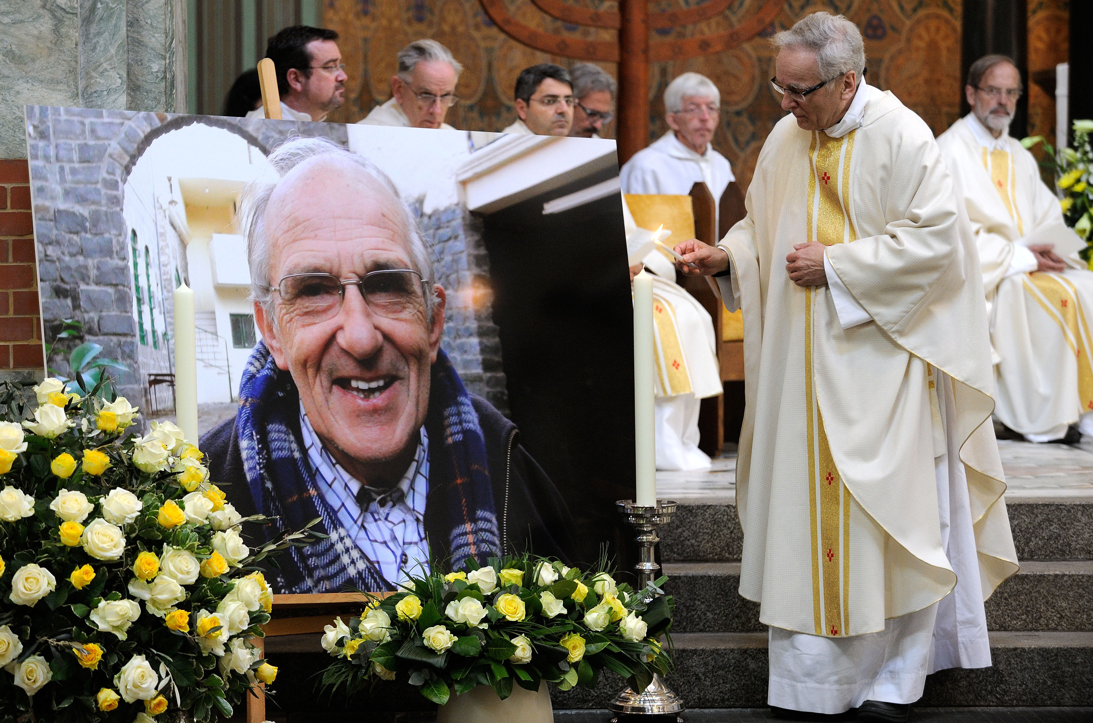 Nichtje organiseert pelgrimstocht voor vermoorde priester Frank van der Lugt