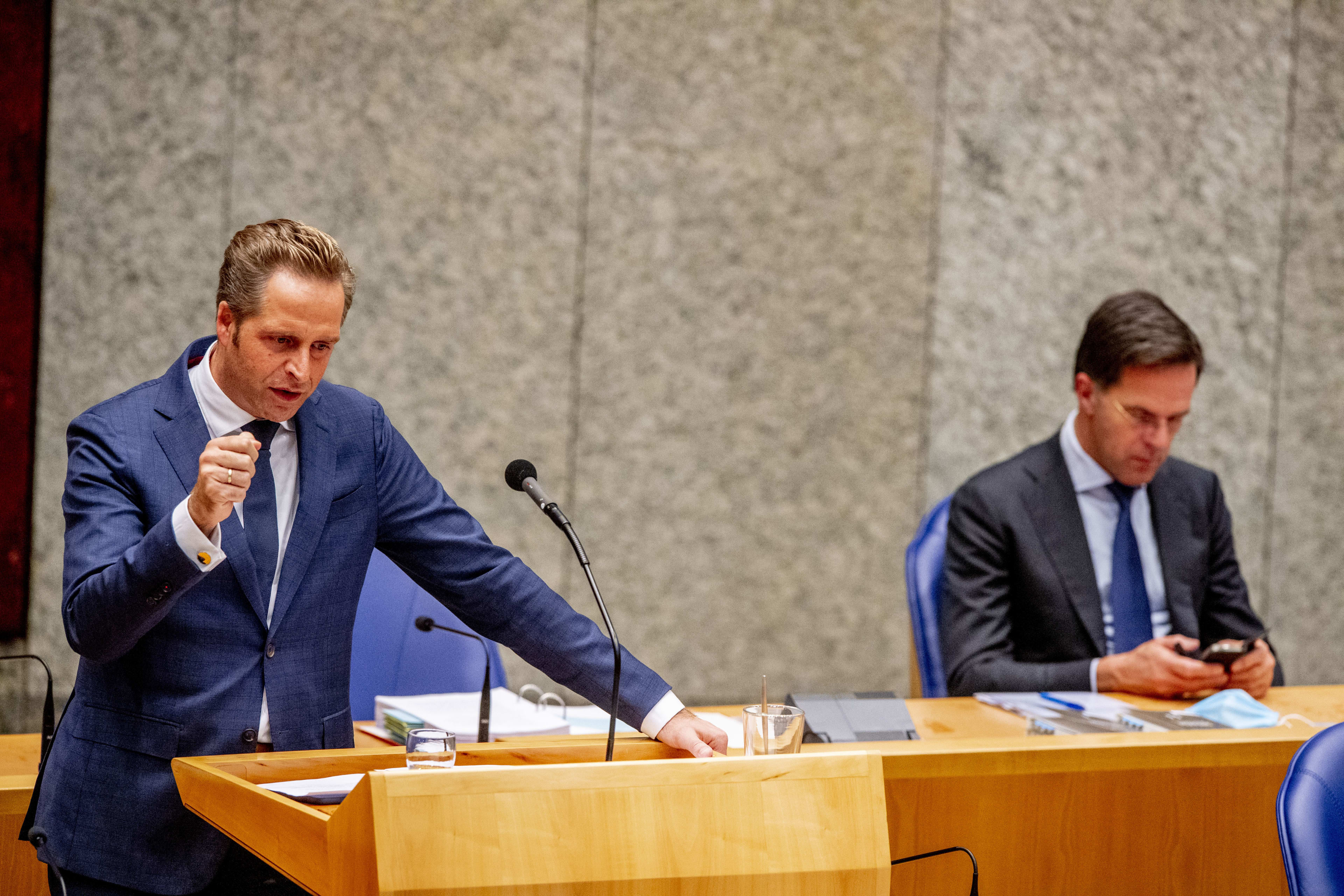 KIJK LIVE MEE: Tweede Kamer in debat met Rutte en De Jonge over coronabeleid