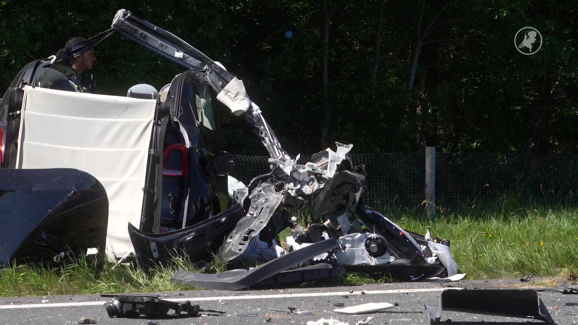 Twee zwaargewonden bij frontale botsing op N34 bij Annen