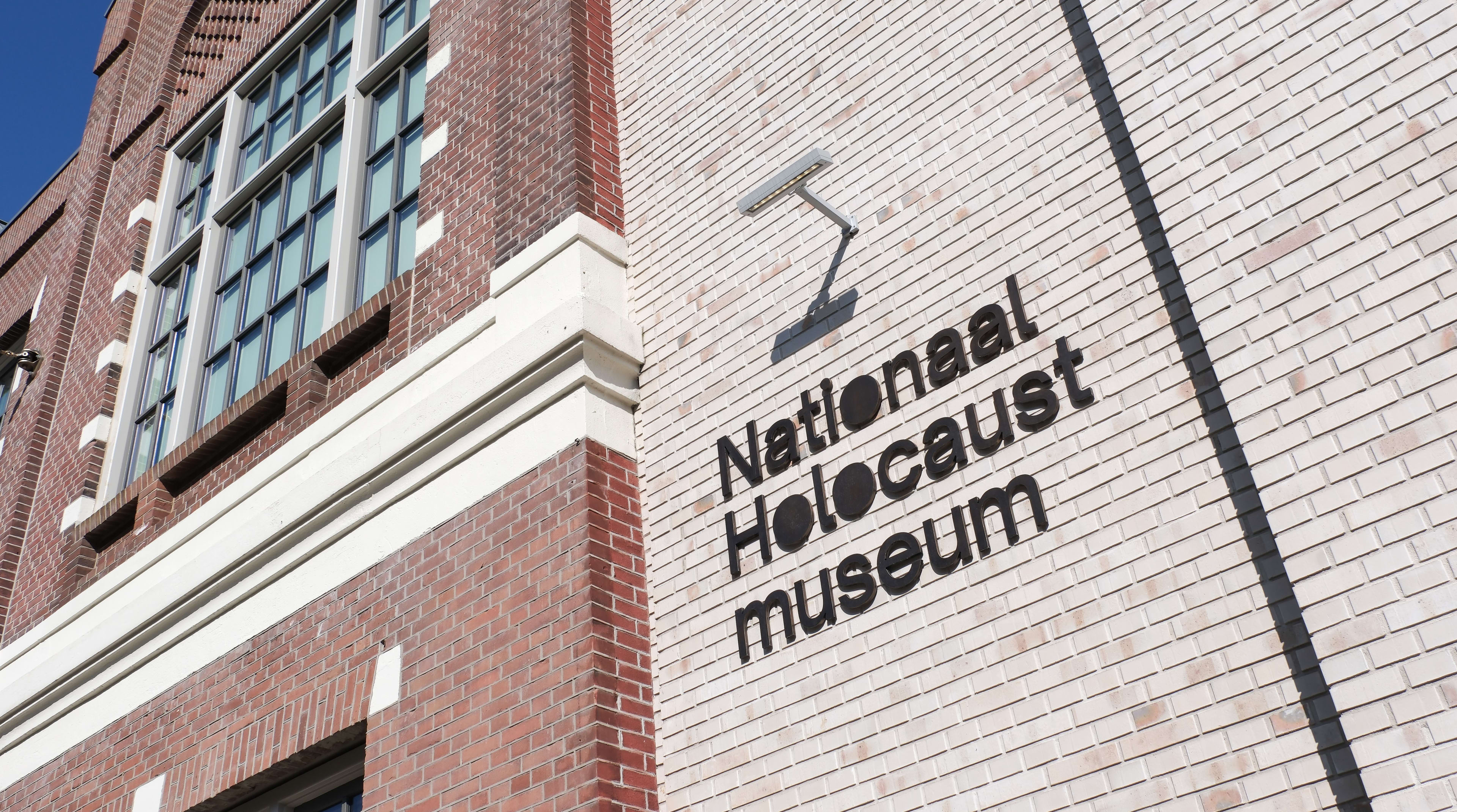 D66, VVD en NSC: Verplicht bezoek aan Holocaustmuseum als straf voor Jodenhaat
