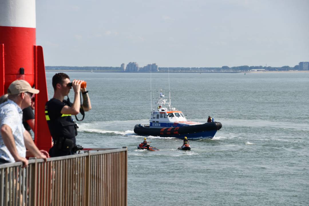 Nog altijd geen spoor van vermiste zwemmer Vlissingen, zoektocht gestaakt