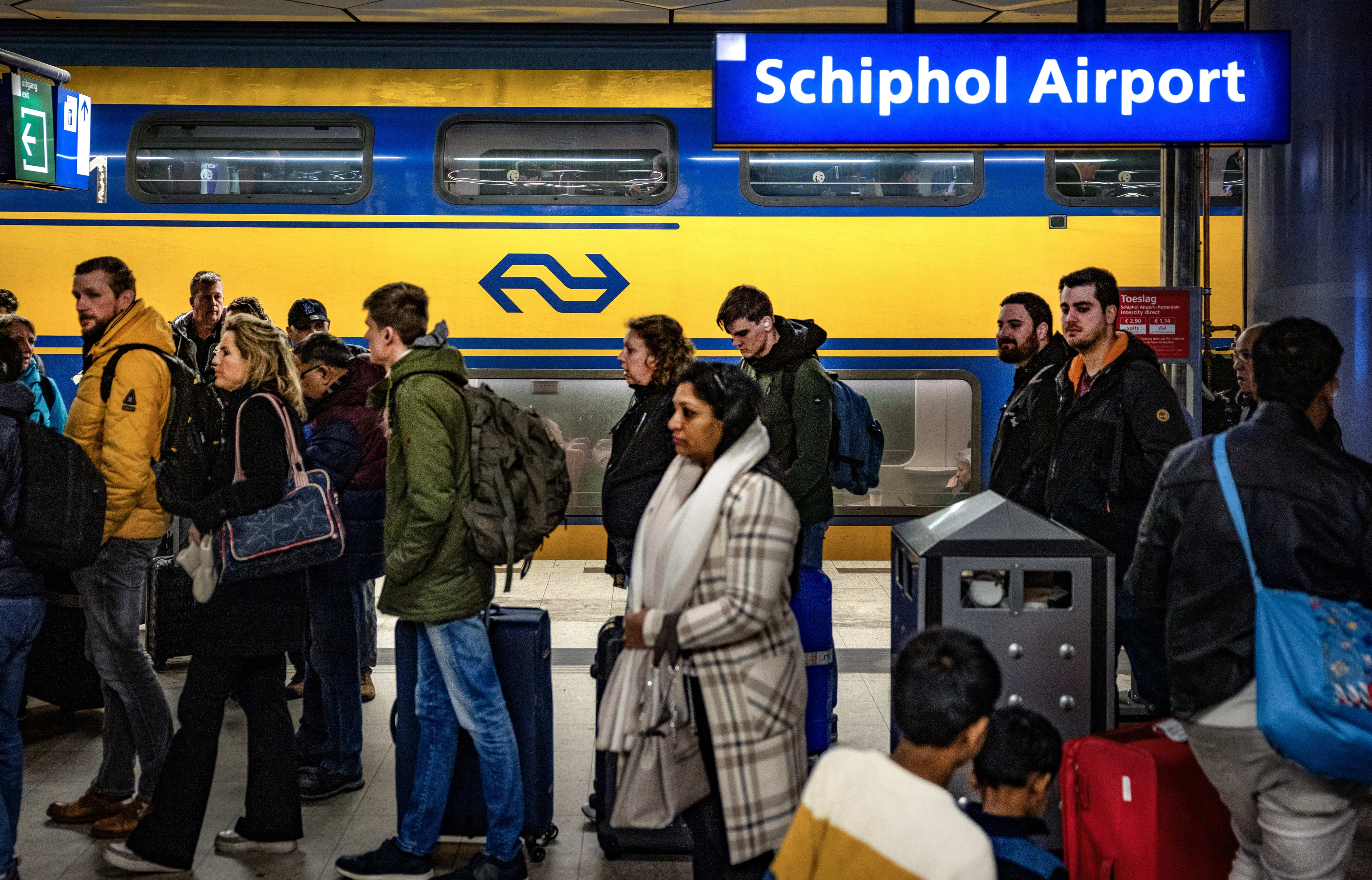 Hele dag veel minder treinen vanaf Schiphol