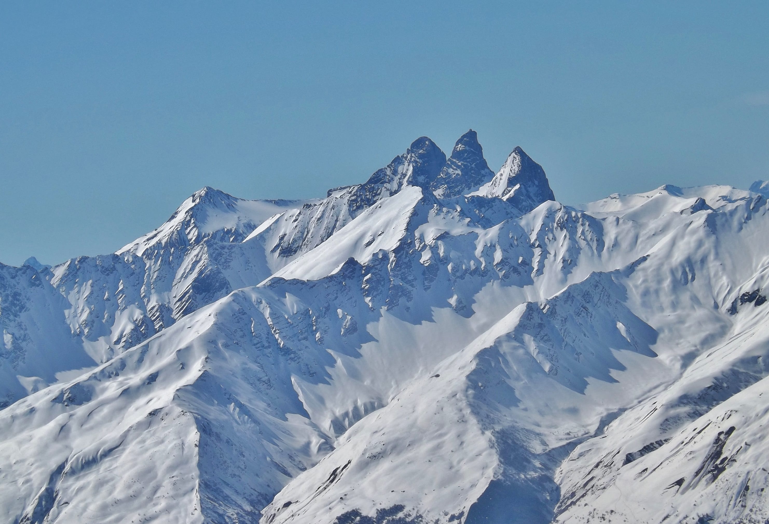 Twee jonge Nederlandse skiërs bedolven onder lawine in Frankrijk en overleden